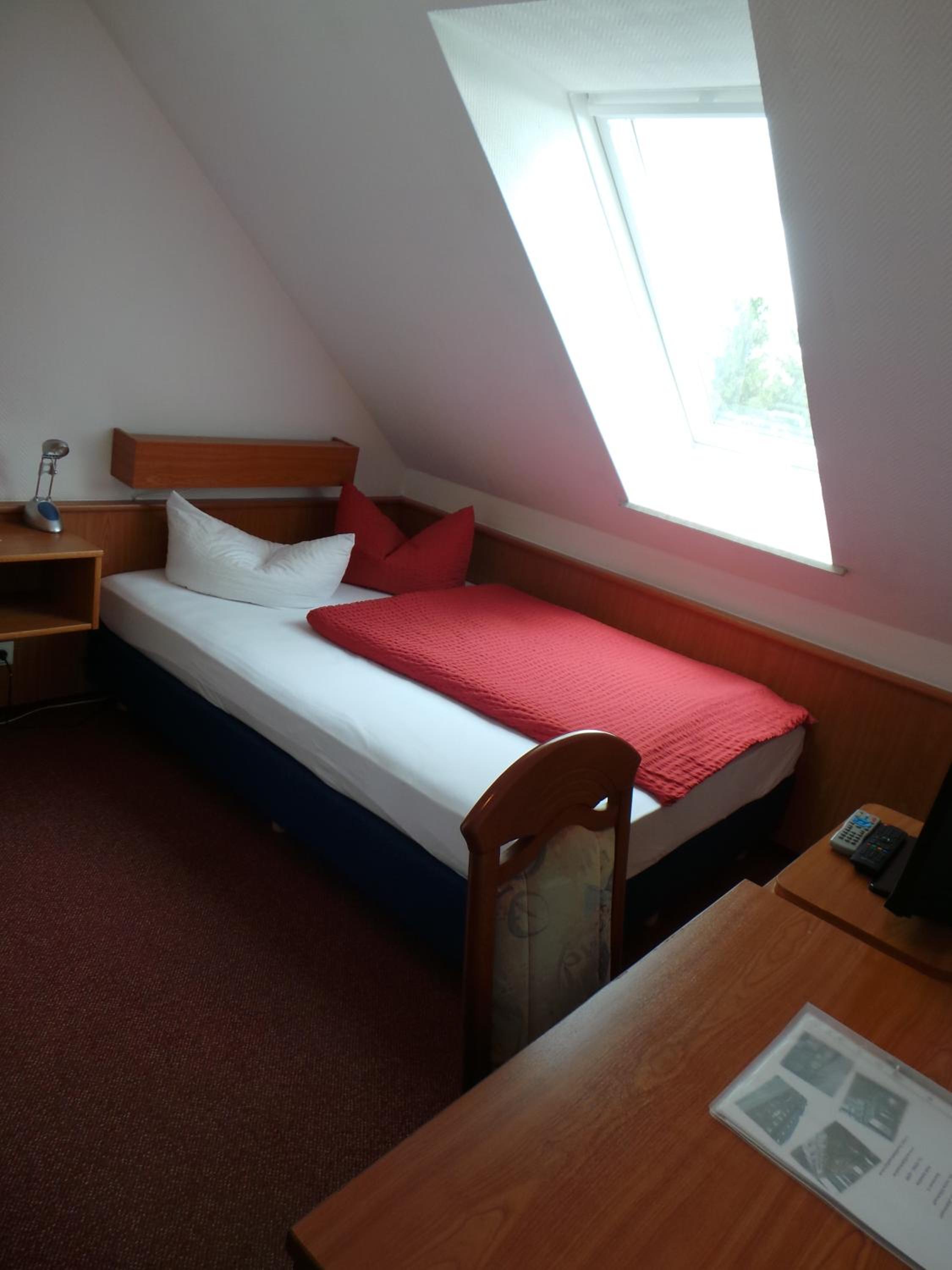 Economy Single Room