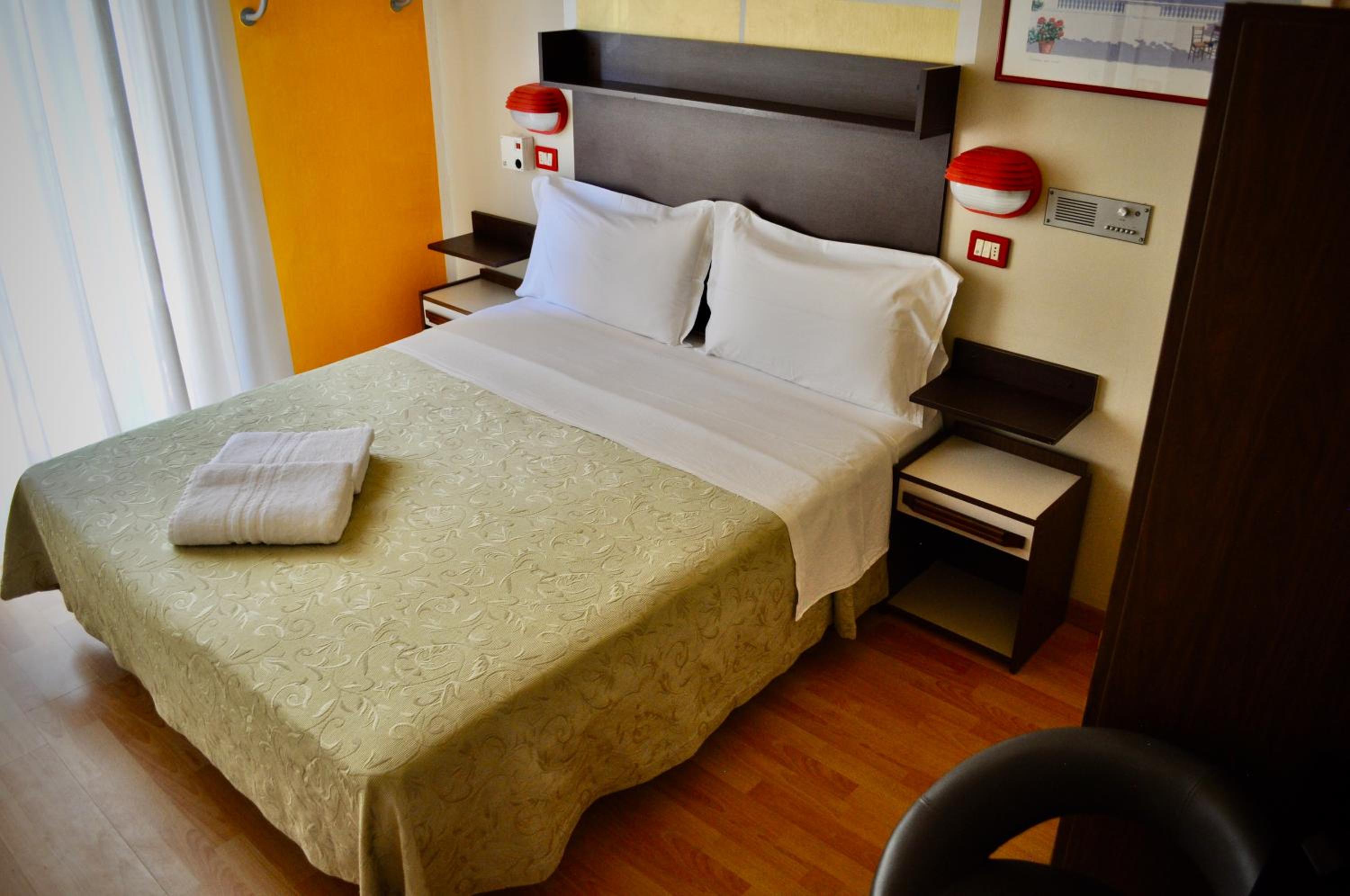 Basic Double Room - Photo 3