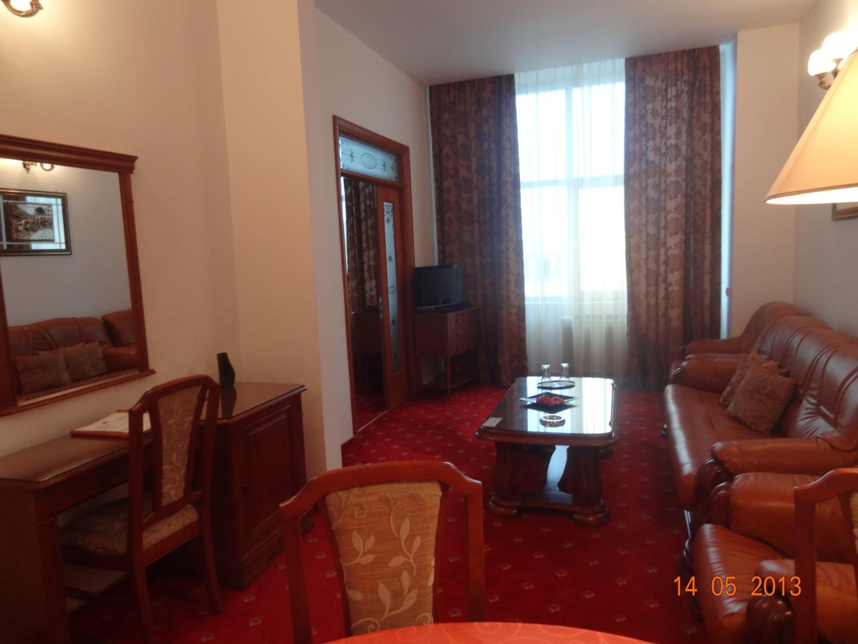Suite - Photo 3
