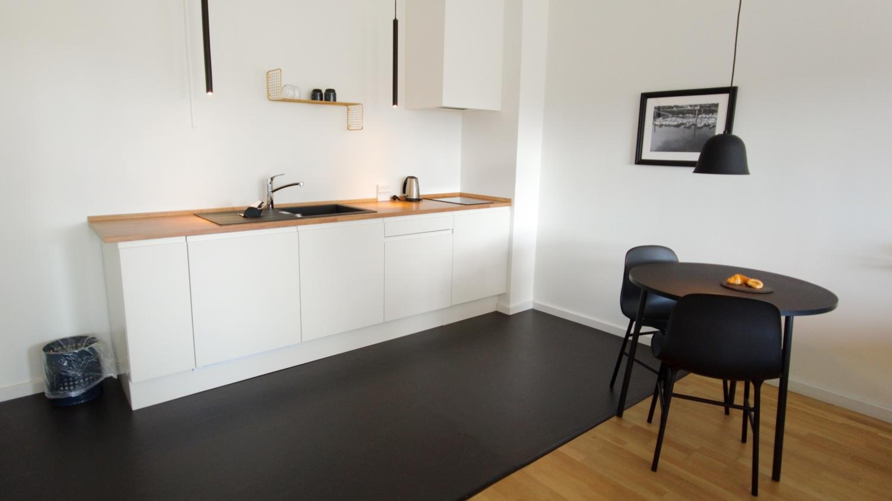One-Bedroom Apartment photo 3
