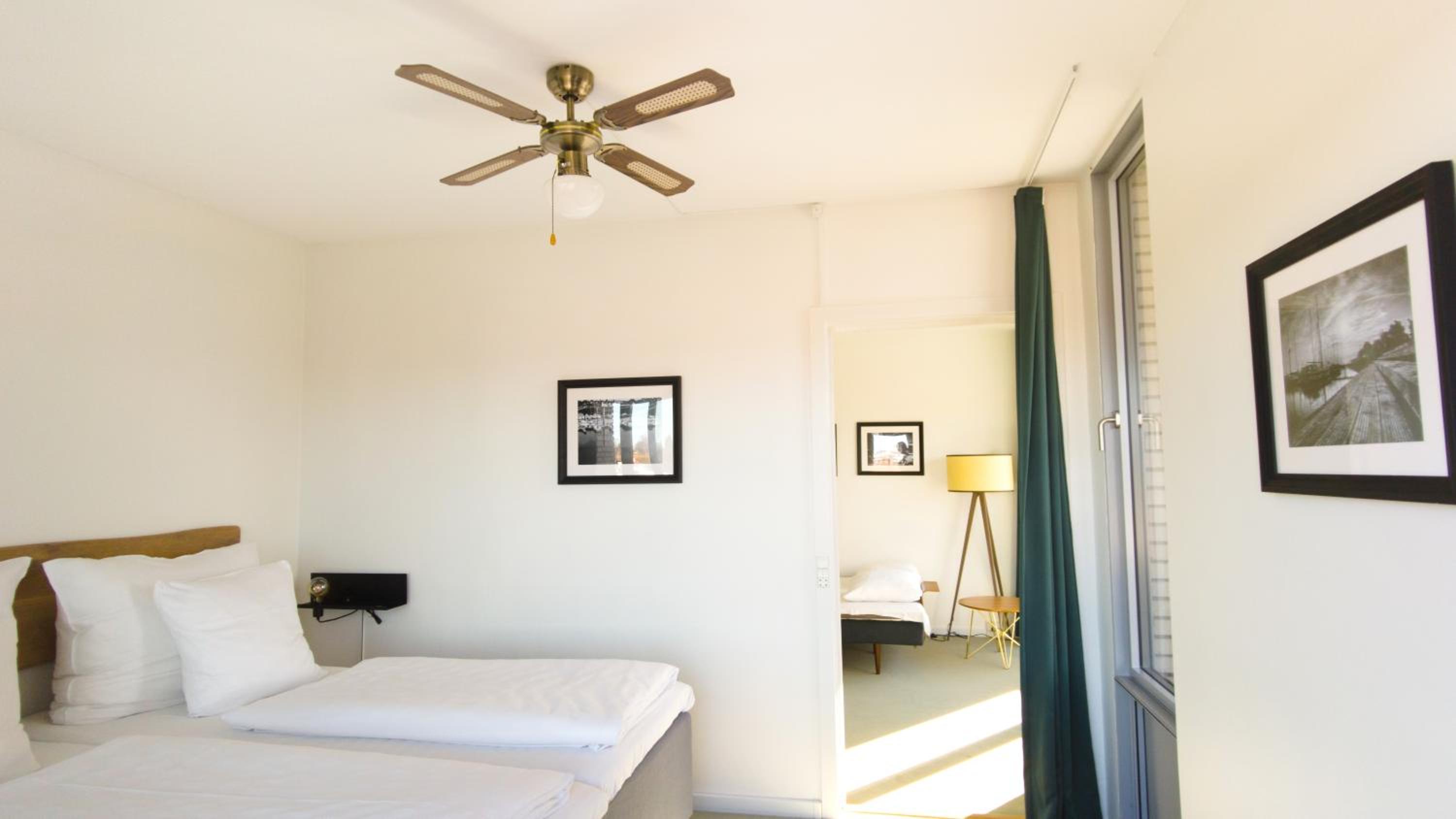 Family Room - Photo 8