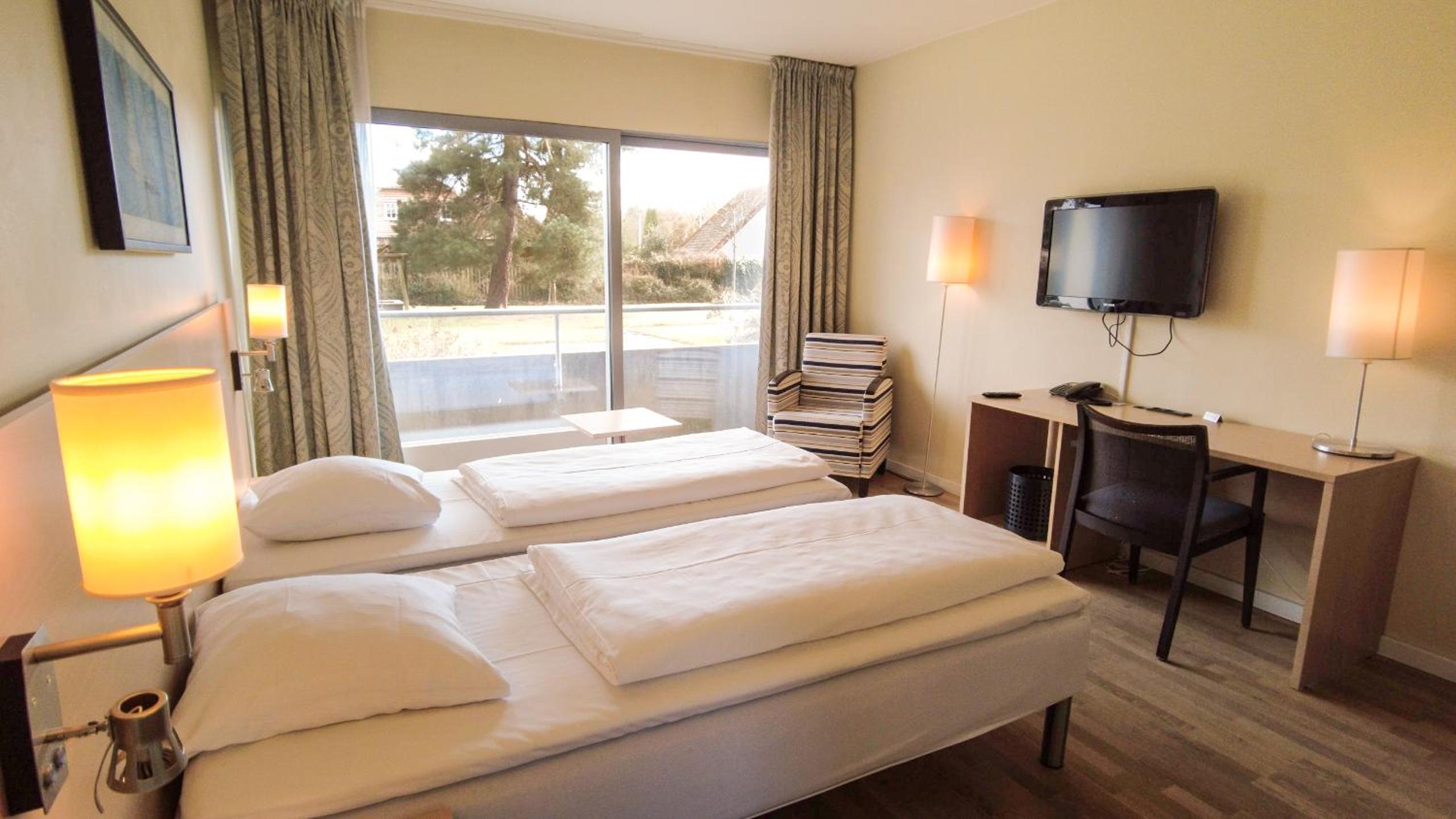 Economy Twin Room - Photo 3