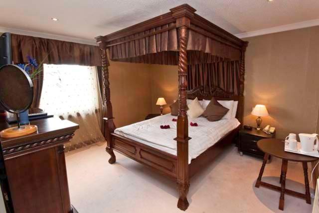 Superior Room with Spa Bath - Photo 1