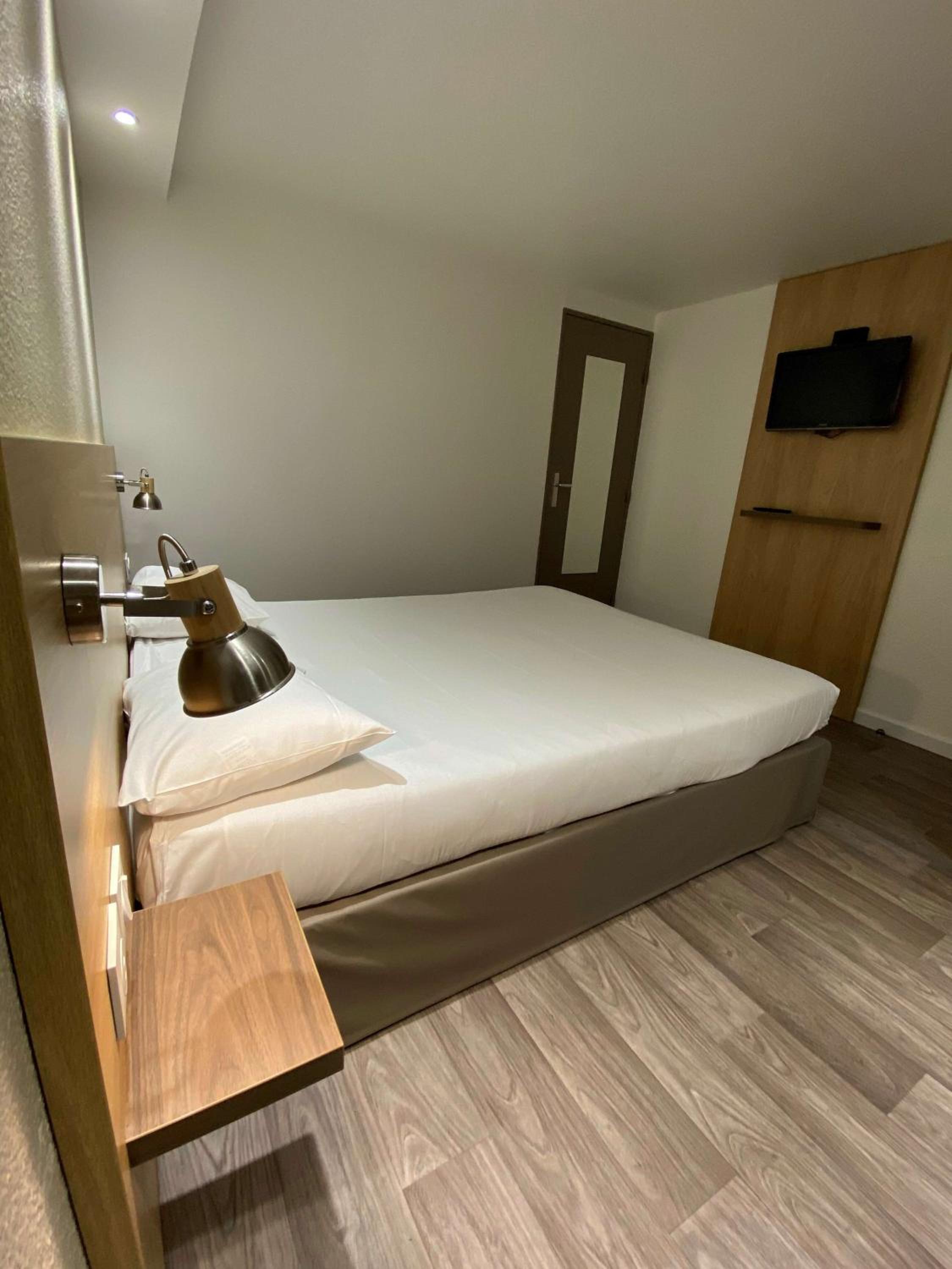 Double Room - Photo 5