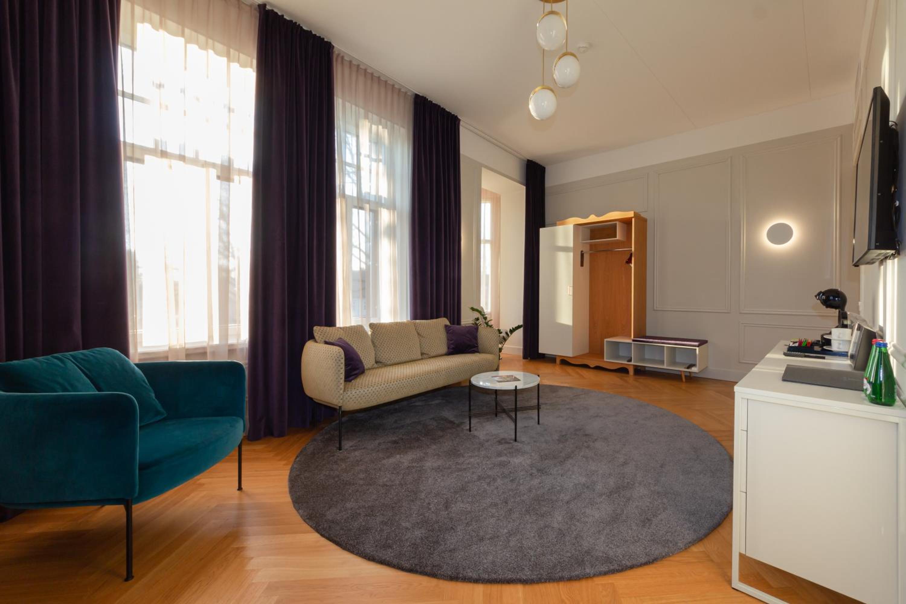 Suite with City View photo 2