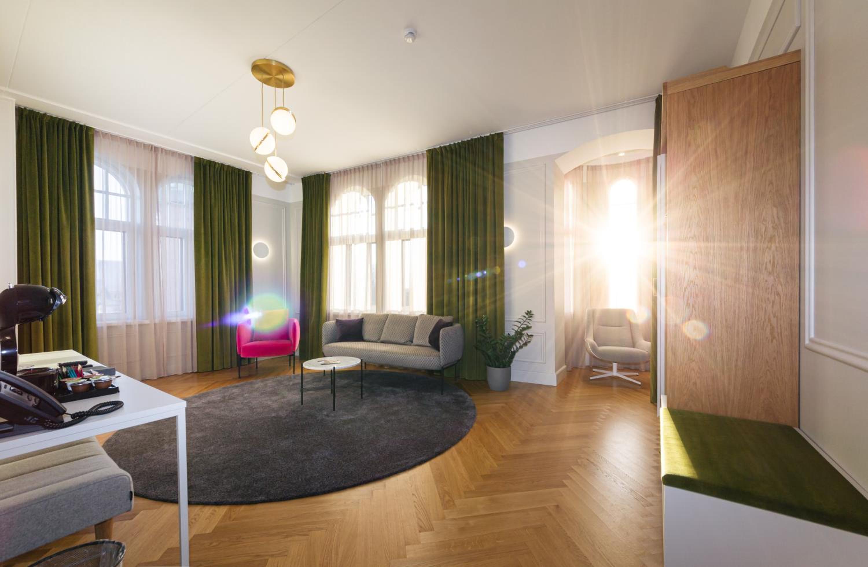 Suite with City View photo 3