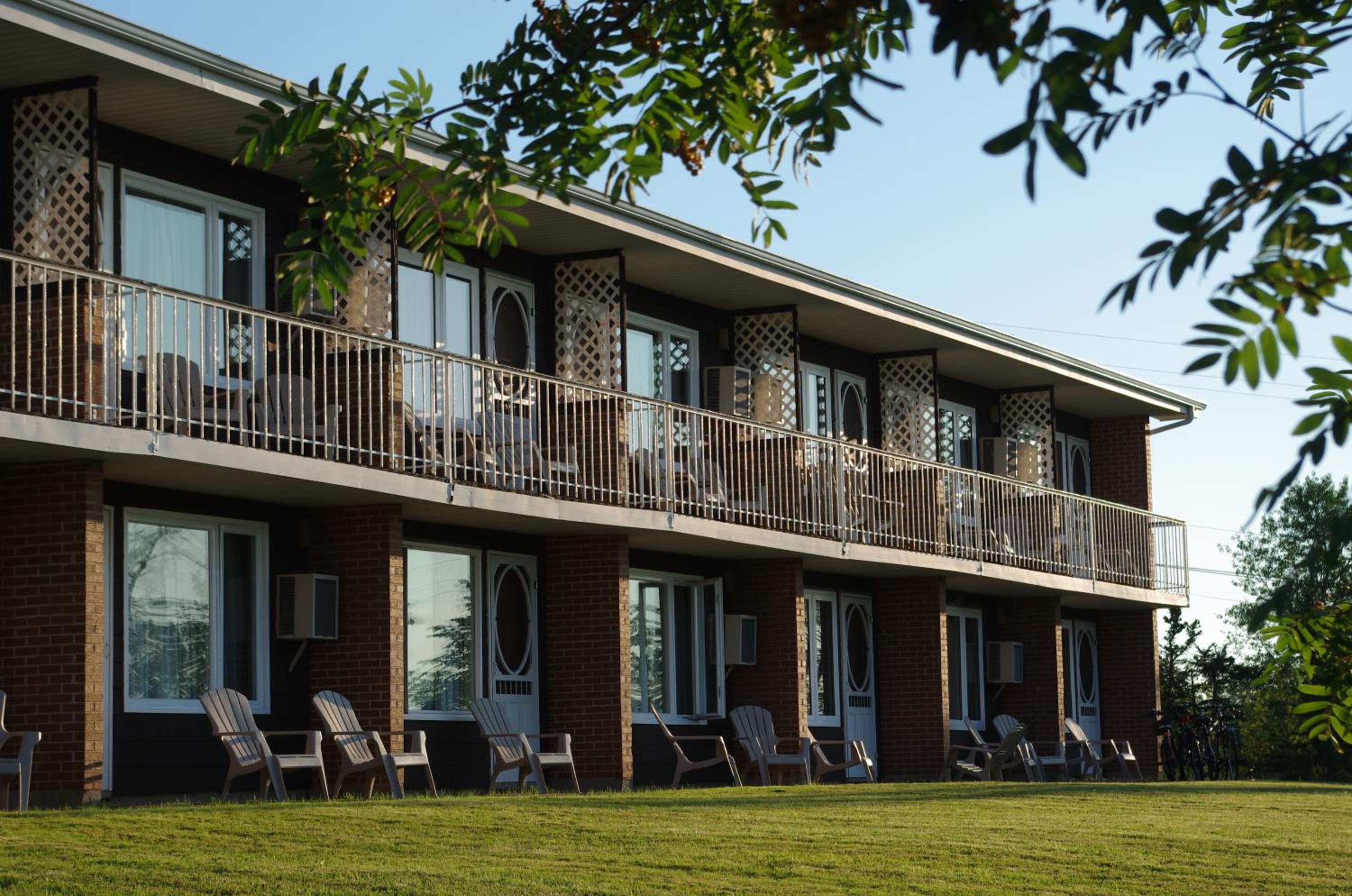 King Suite with Lake View photo 3