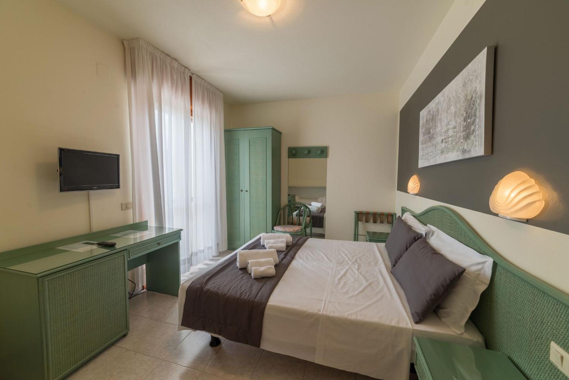 Triple Room - Photo 2