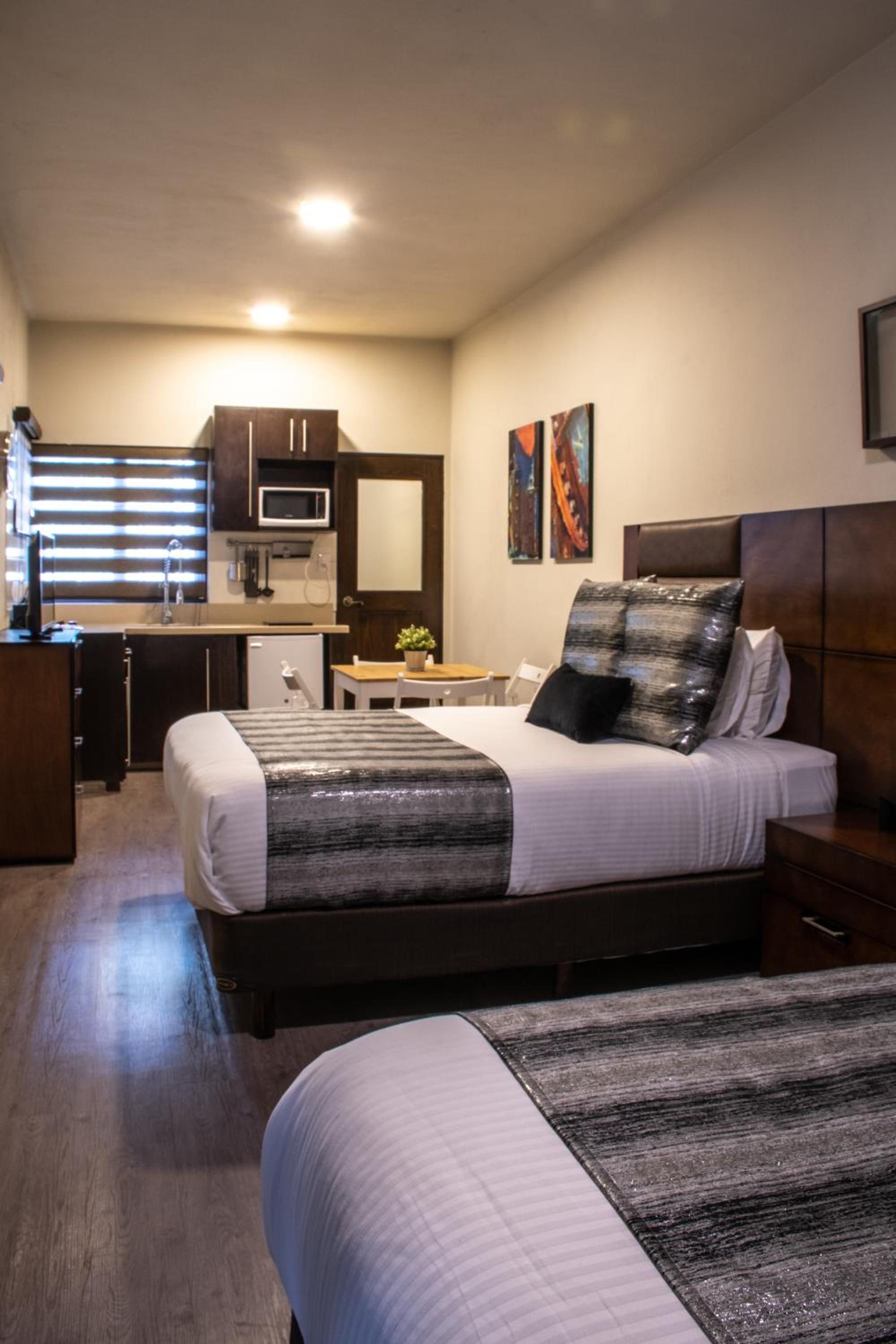 Superior Queen Room with Two Queen Beds photo 1