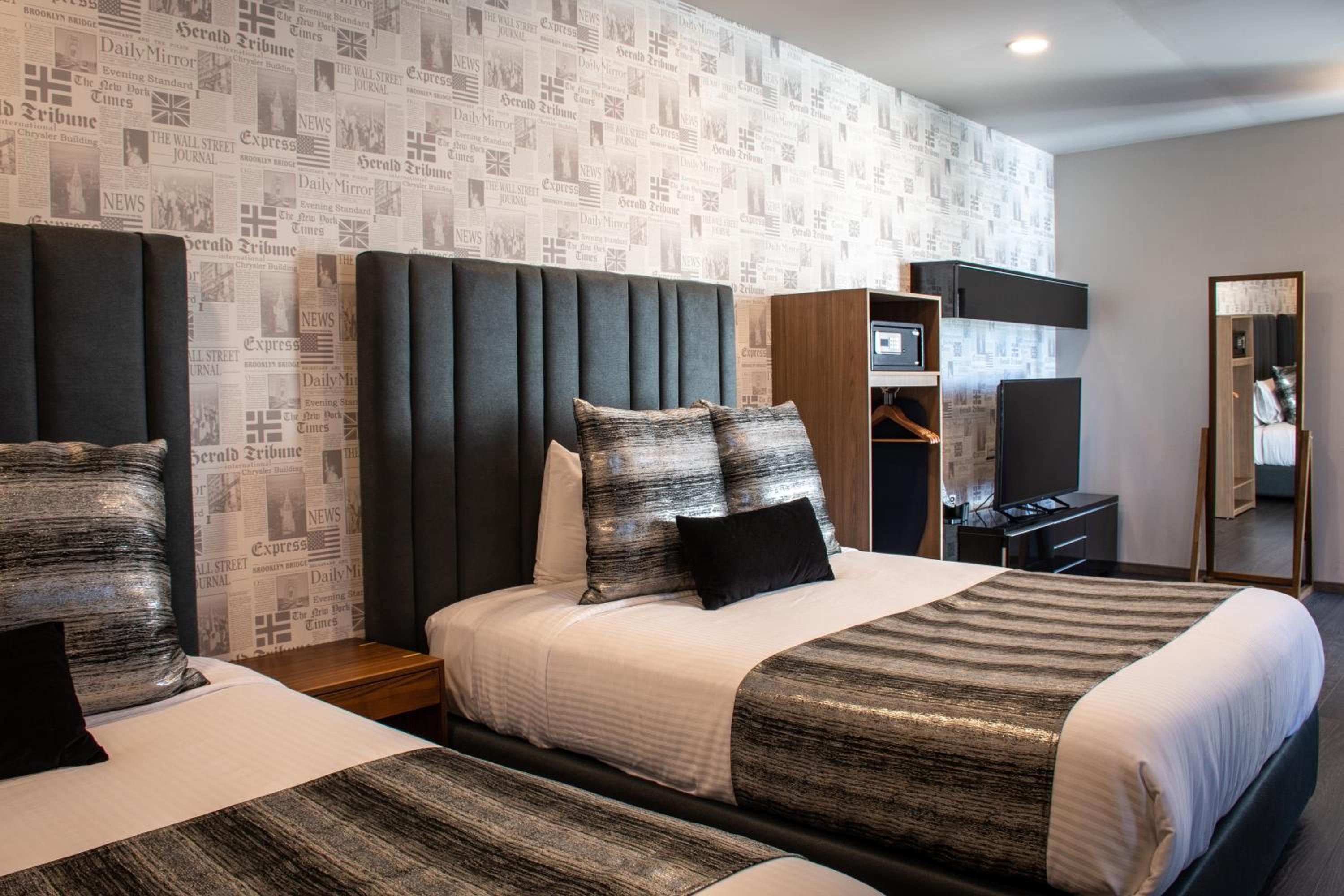 Superior Quadruple Room photo 2