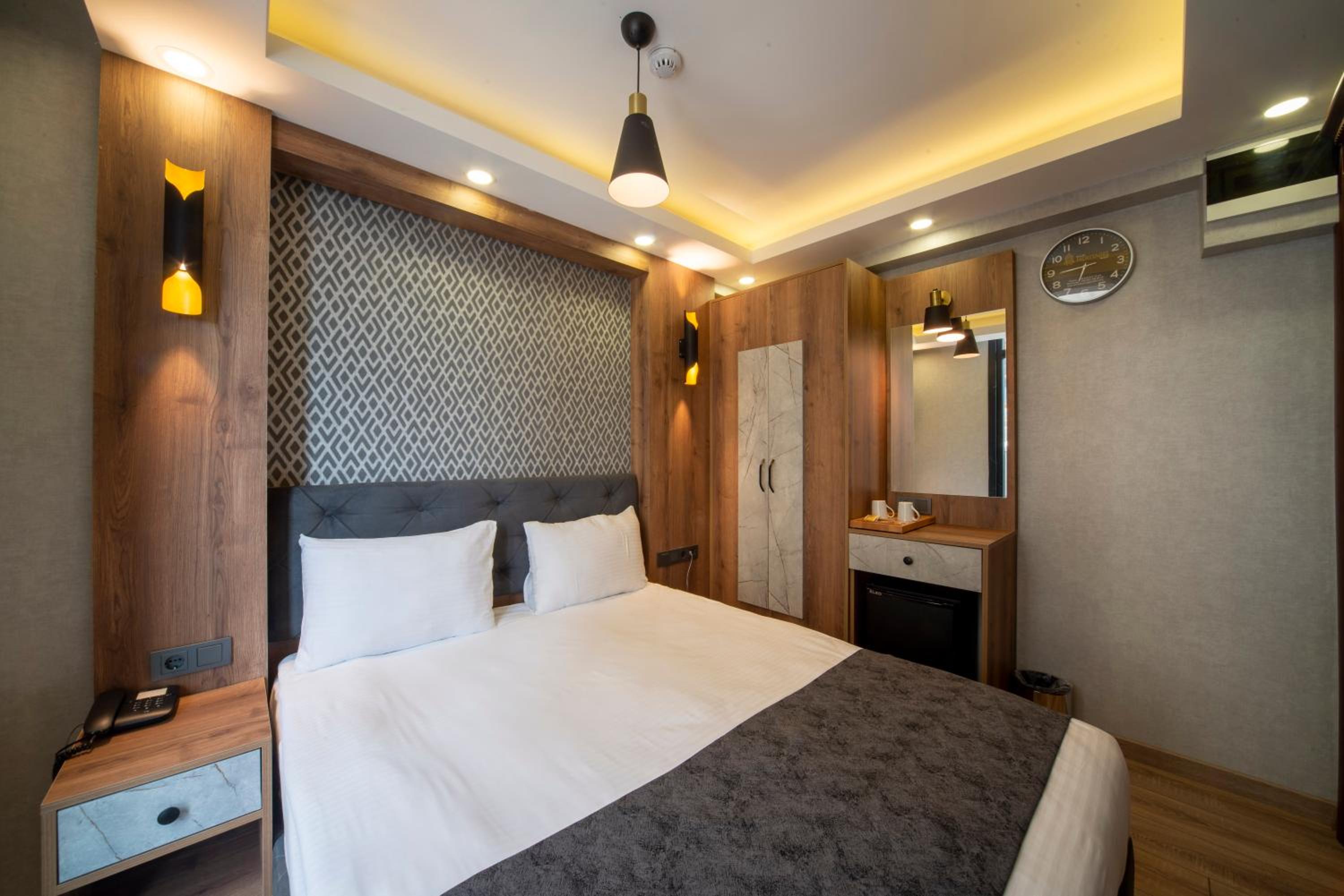 Economy Double Room photo 2