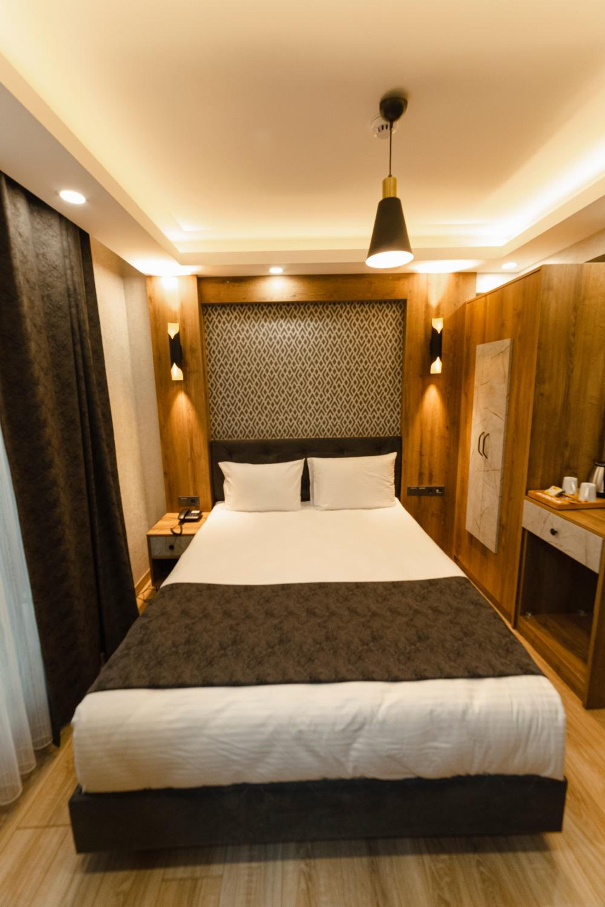 Economy Double Room photo 3