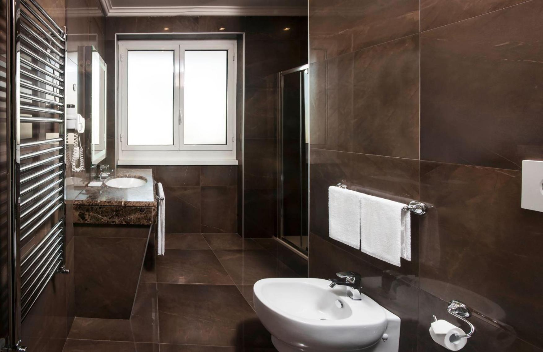 Standard Room thumbnail 6