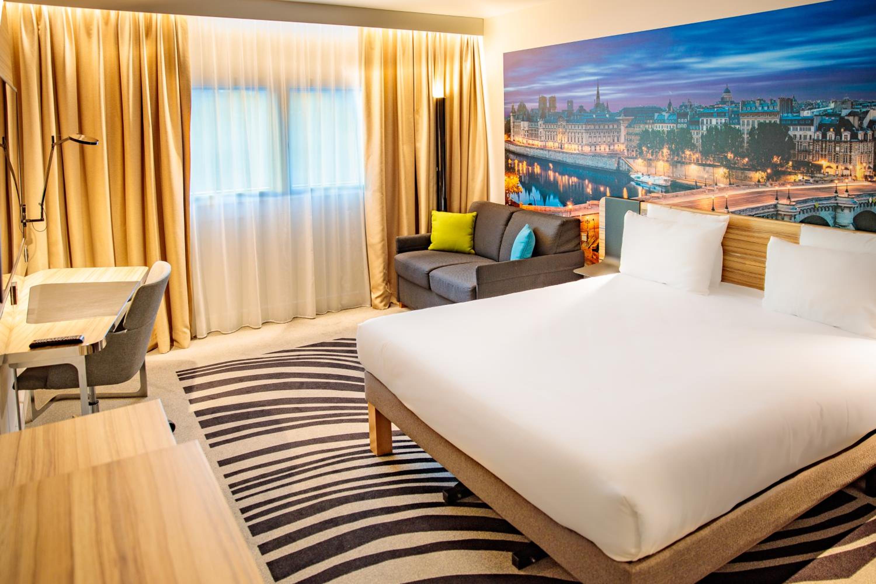 Superior Queen Room With Sofa Bed, 1 Place