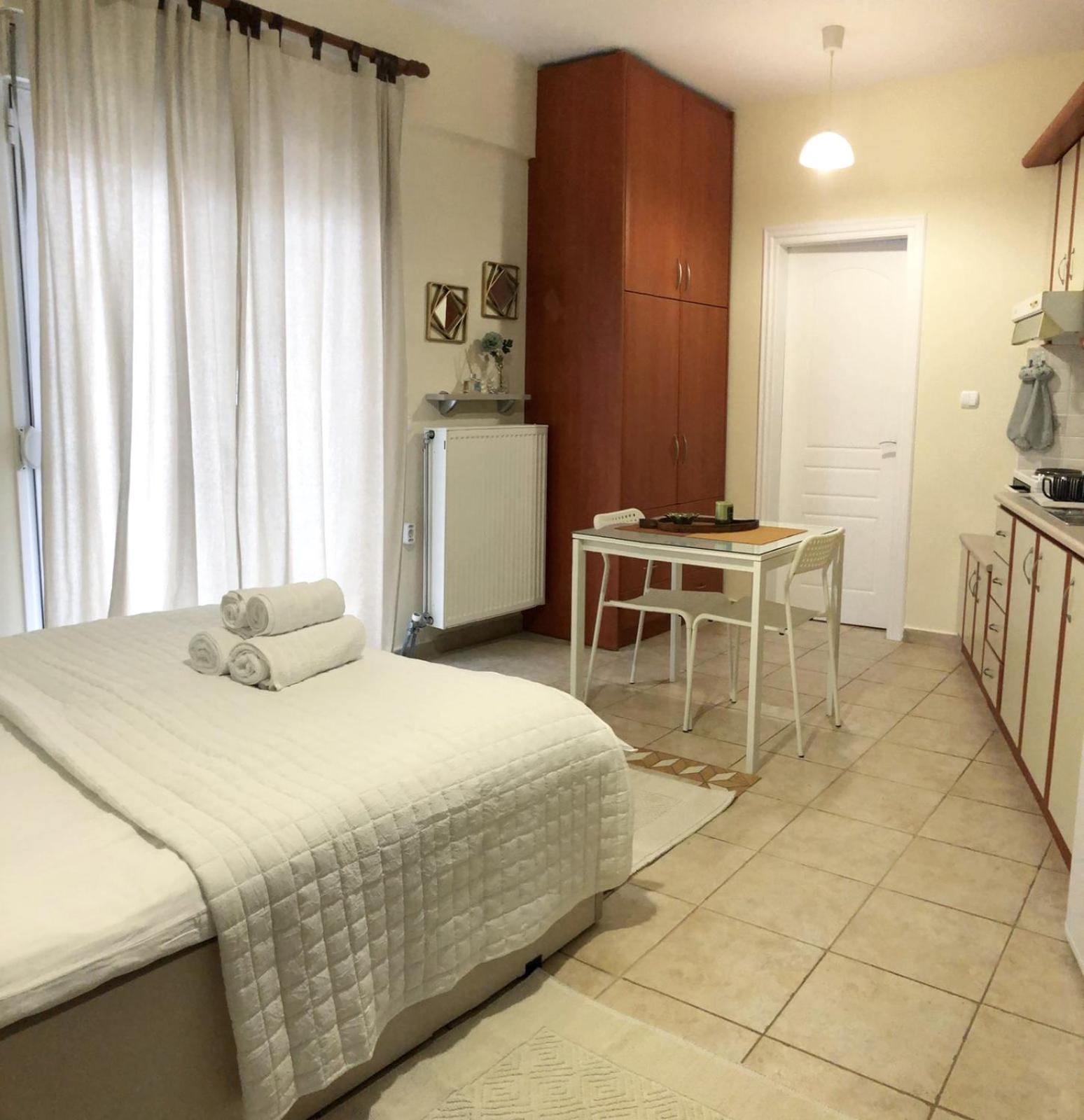 One-Bedroom Apartment - Photo 11