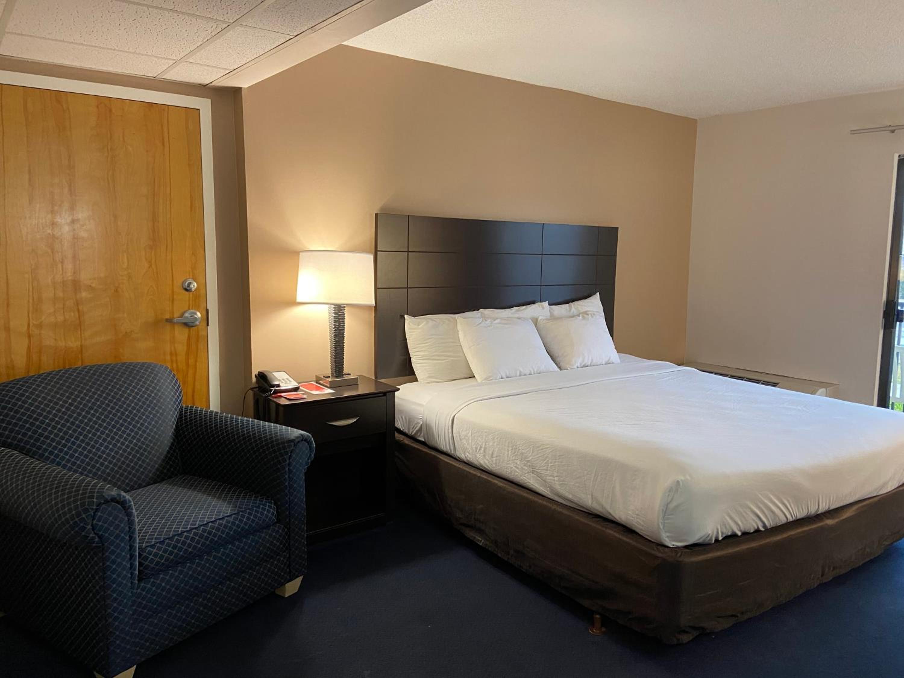 King Room - Accessible/Non-Smoking - Photo 2