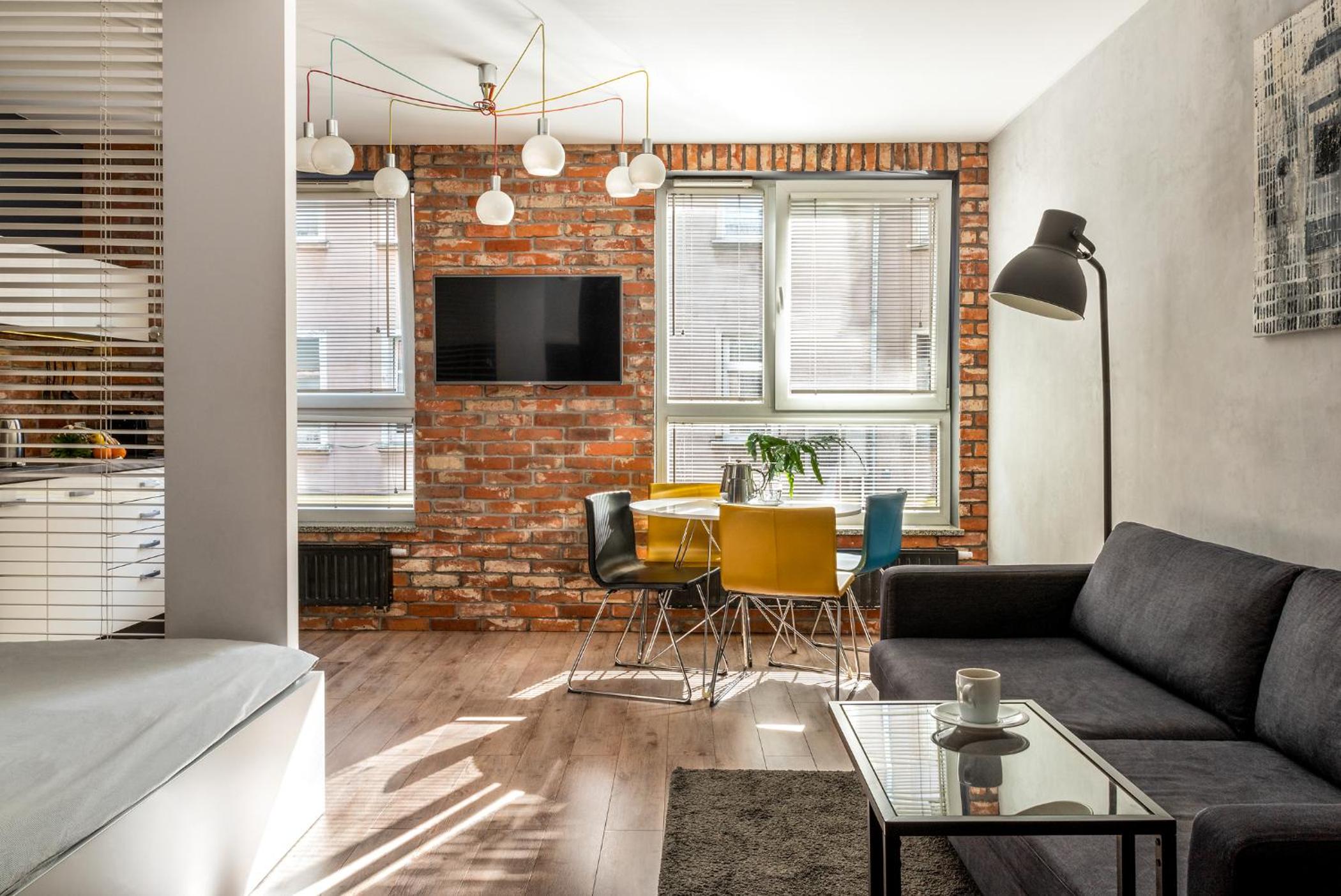 Studio Apartment - Photo 1