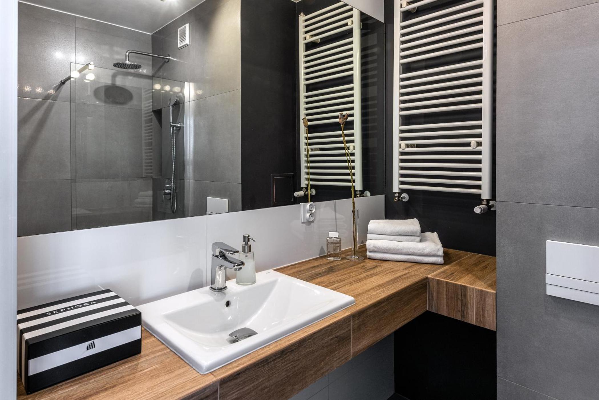 Studio Apartment - Photo 4