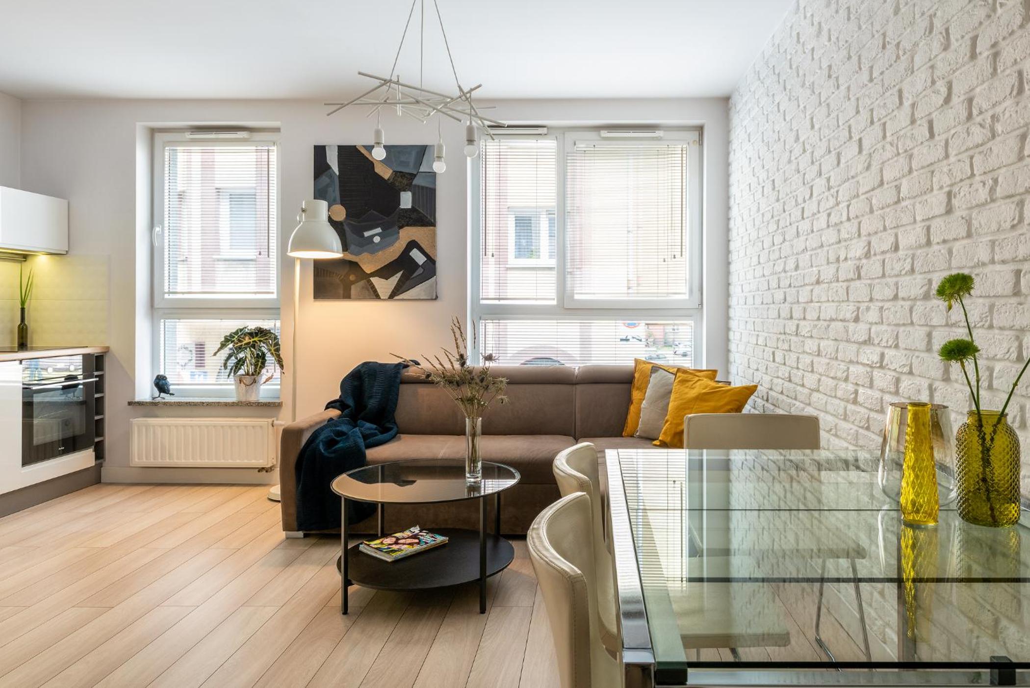 Large Studio Apartment - Photo 1