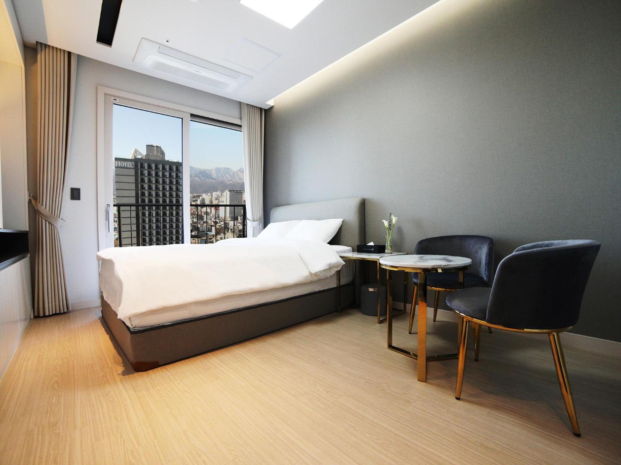 Double Room with Mountain View - Photo 1