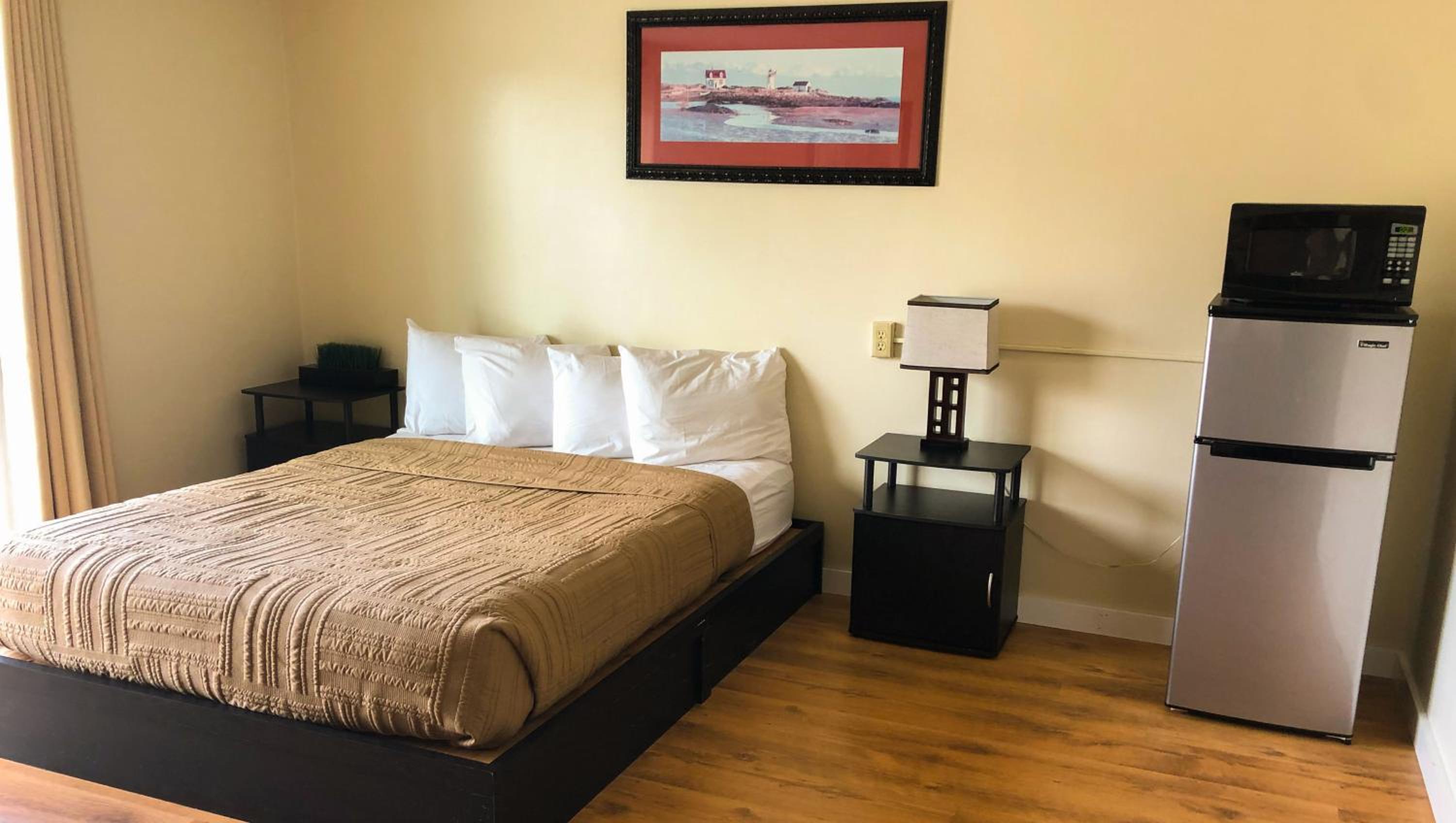 Queen Room - Disability Access - Photo 7