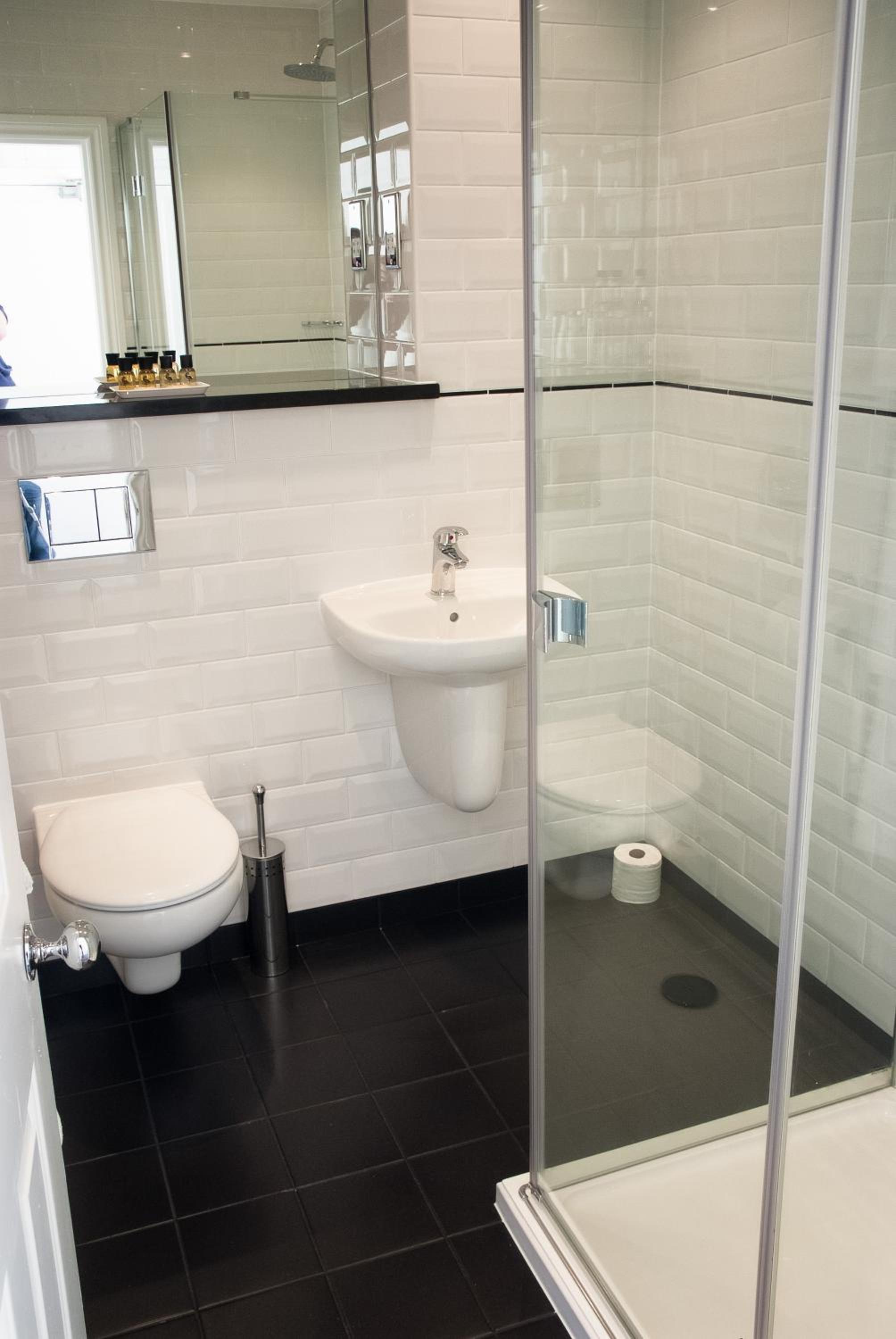 Standard Double Room - Photo 5