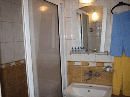 Quadruple Room - Photo 2