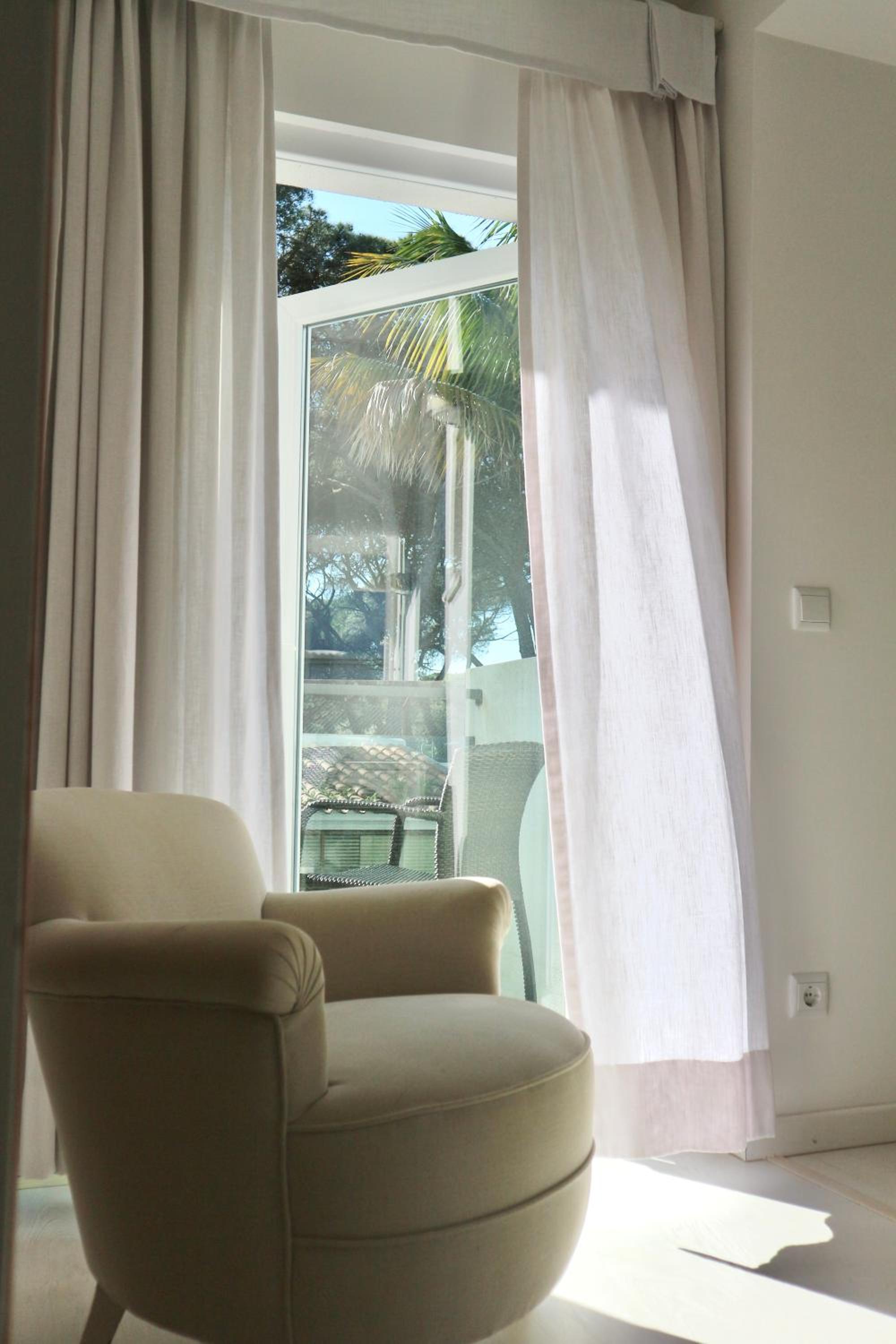 Twin Room with Balcony - Photo 4
