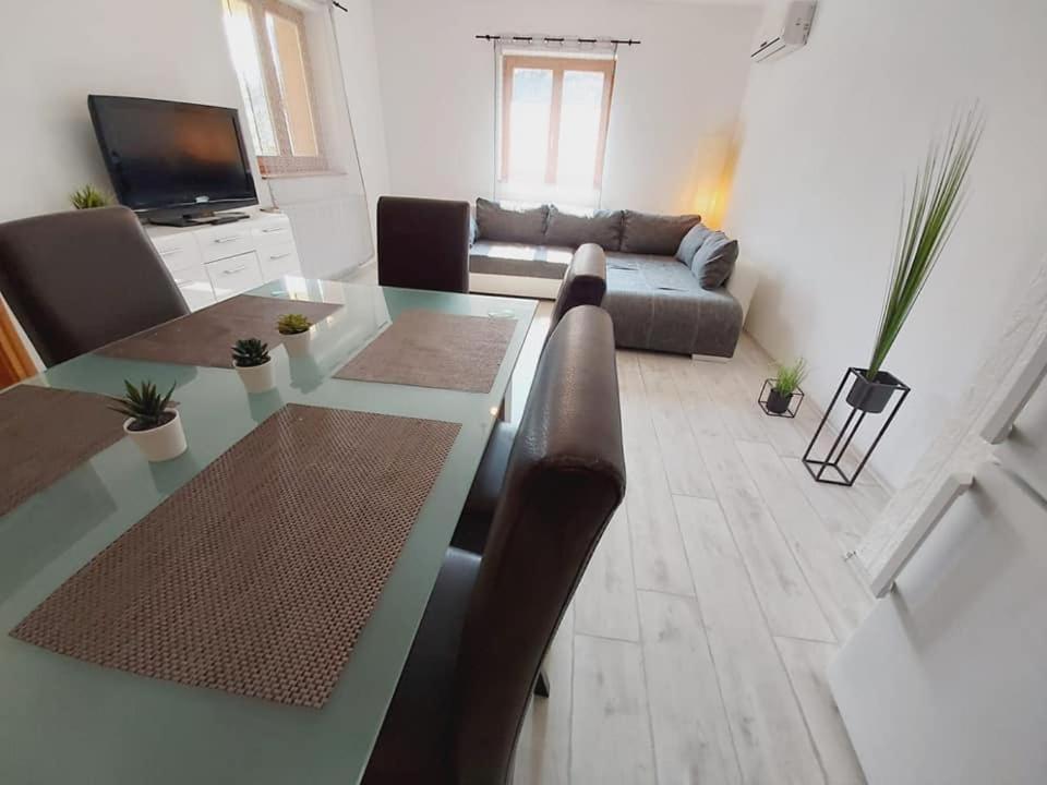 Apartment with Terrace photo 3