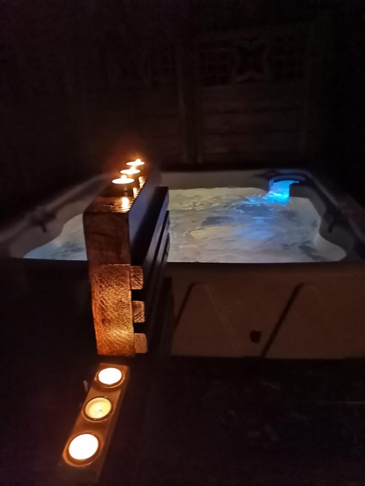 Deluxe Apartment jacuzzi - Photo 17