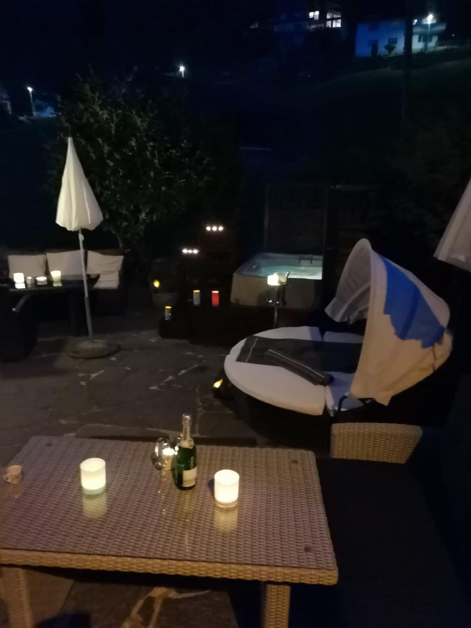 Deluxe Apartment jacuzzi - Photo 16