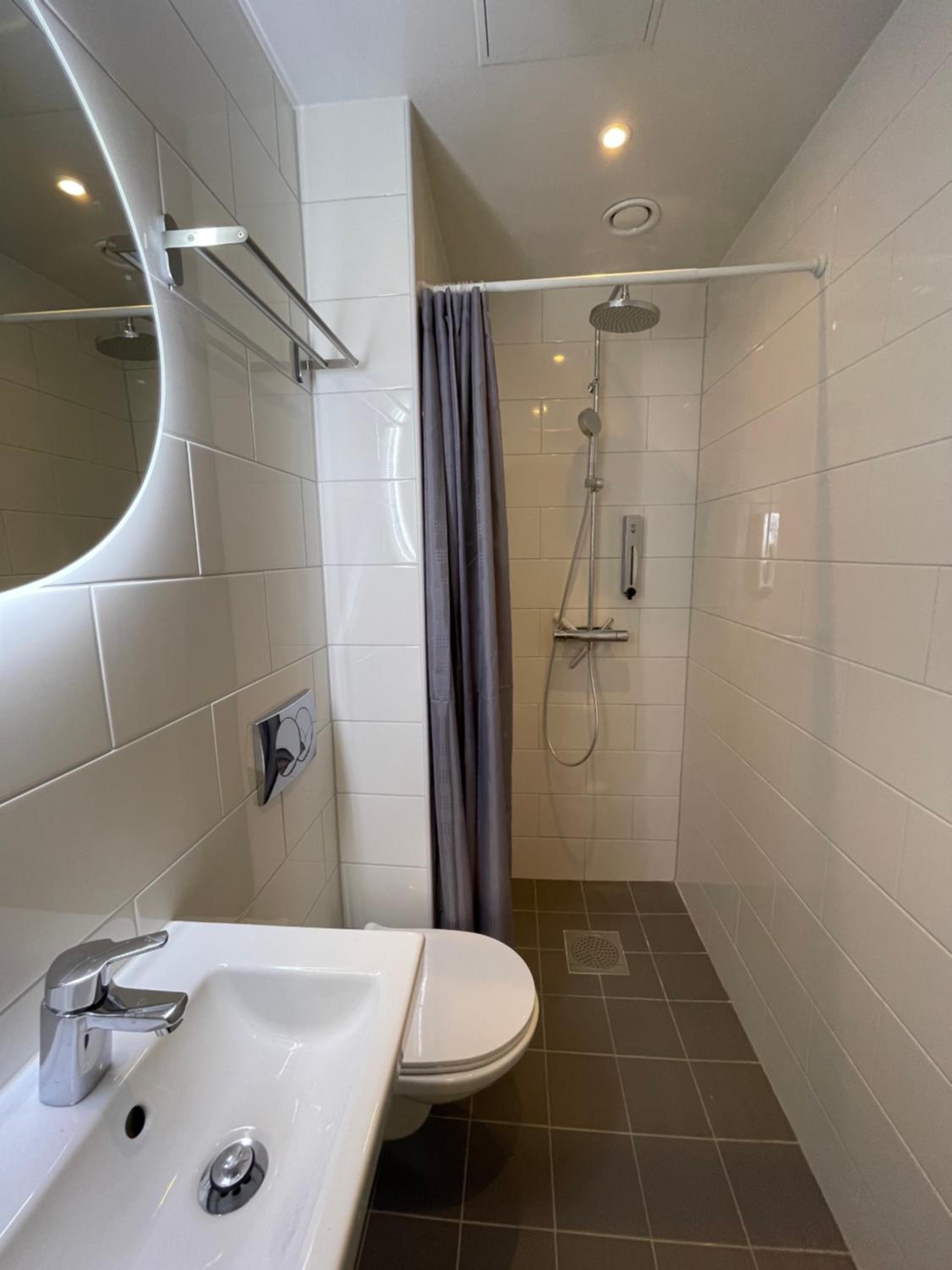 Double Room - Photo 8