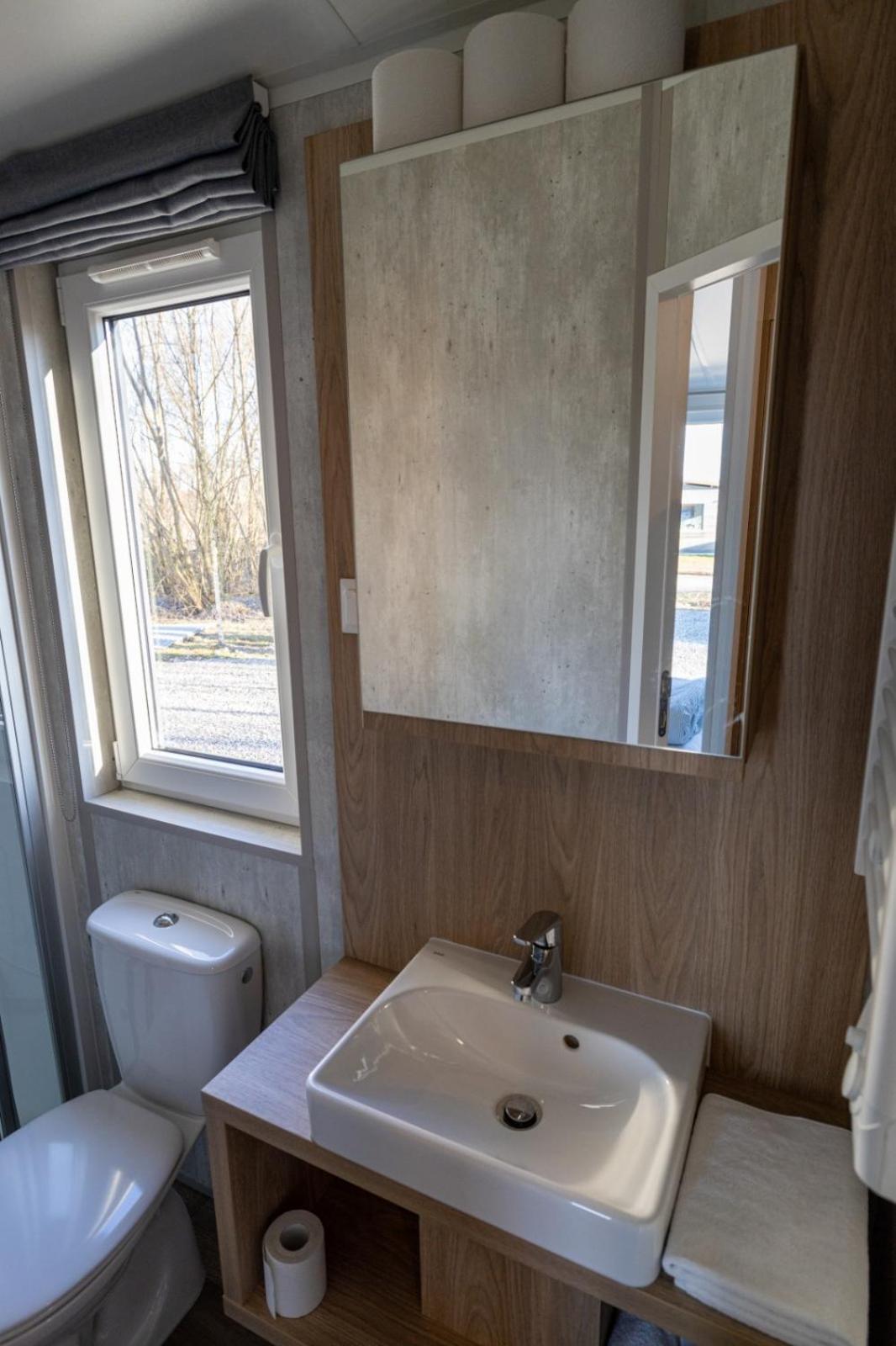 One-Bedroom Apartment - Photo 4