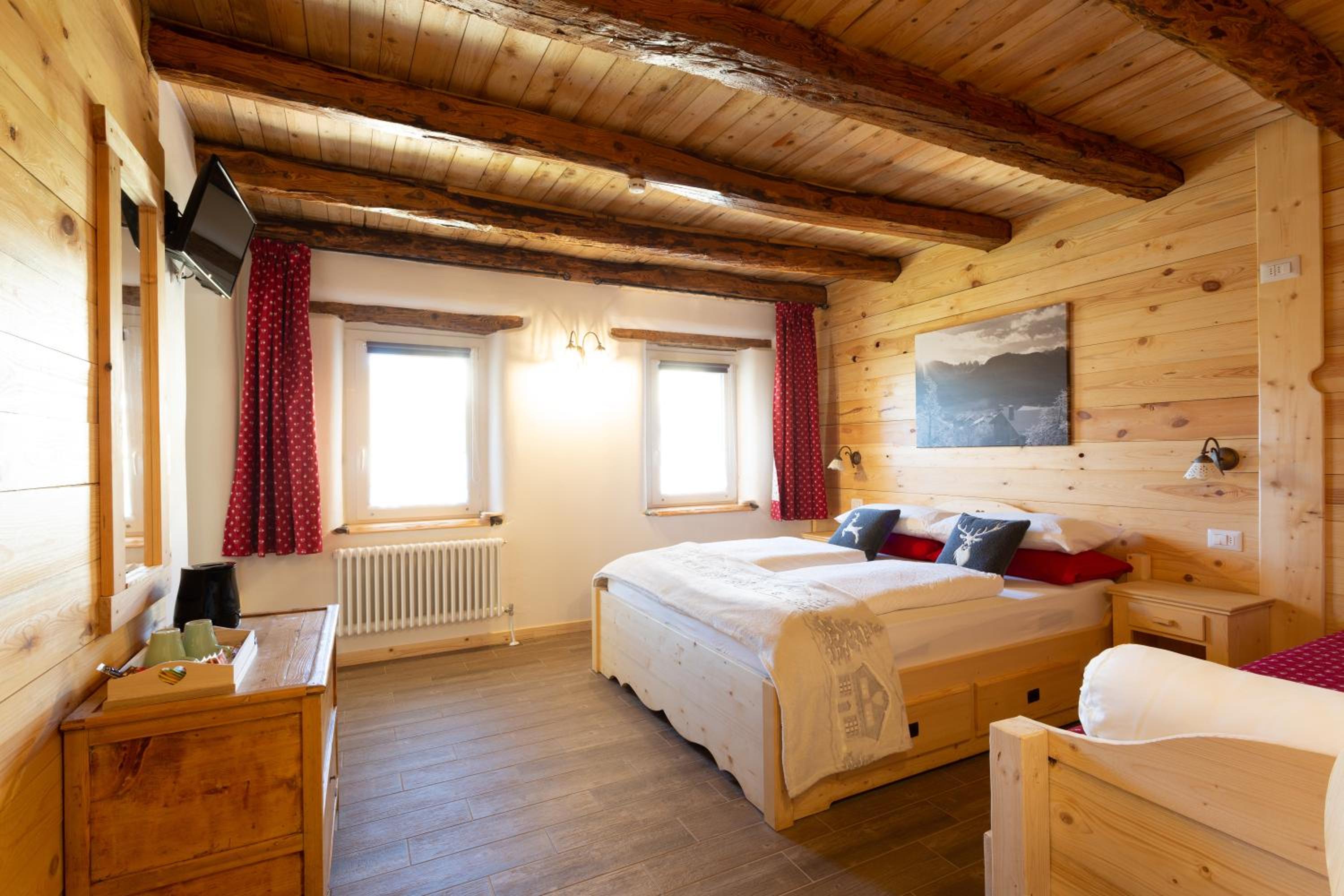Double Room with Private Bathroom - Photo 3