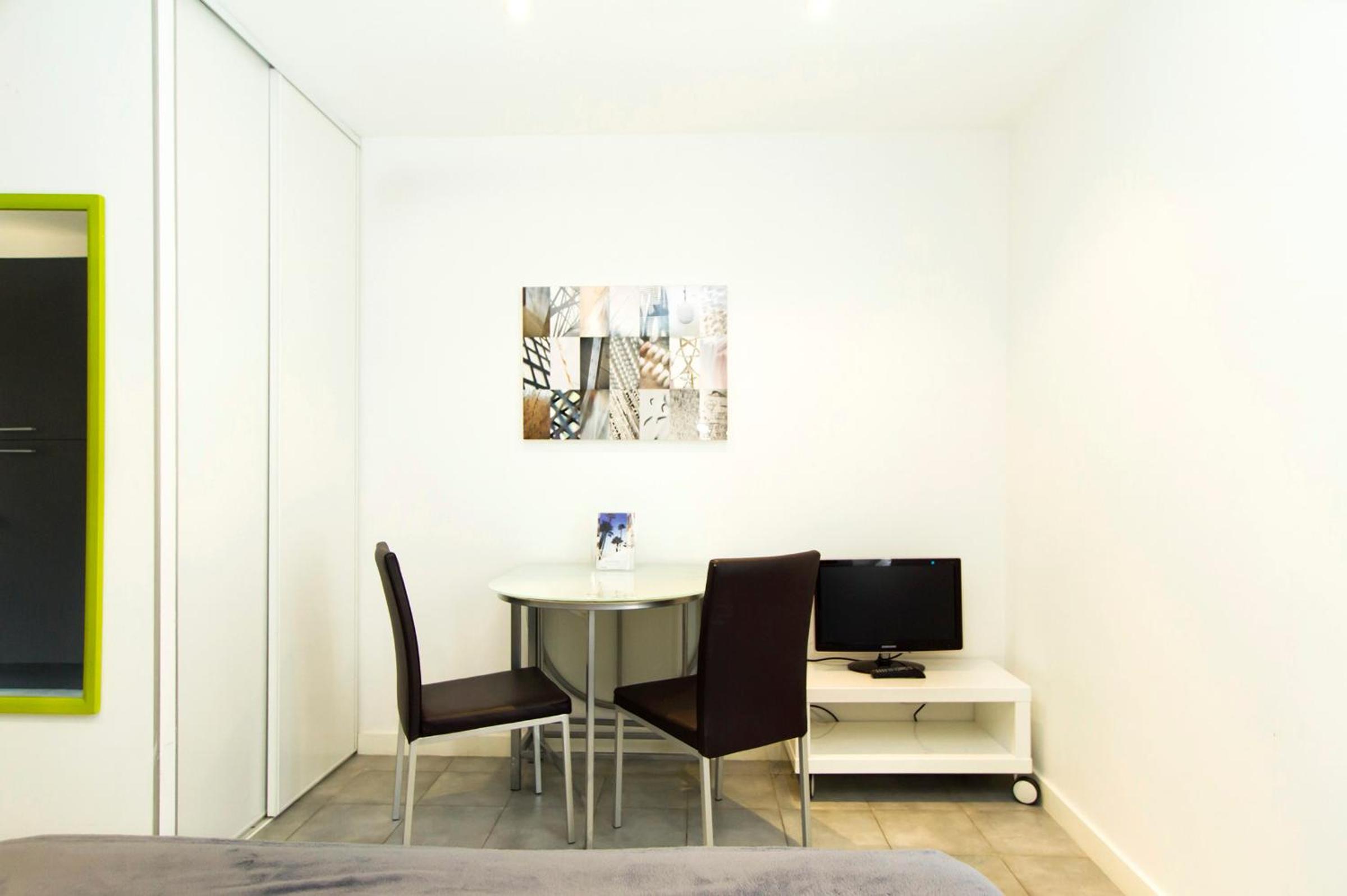 Studio (2 Adults) - Photo 7