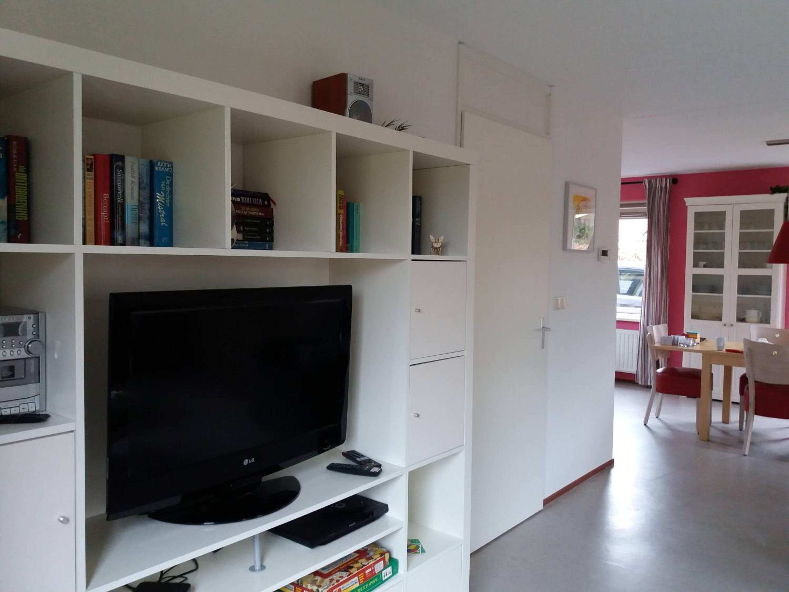 Three-Bedroom House photo 3