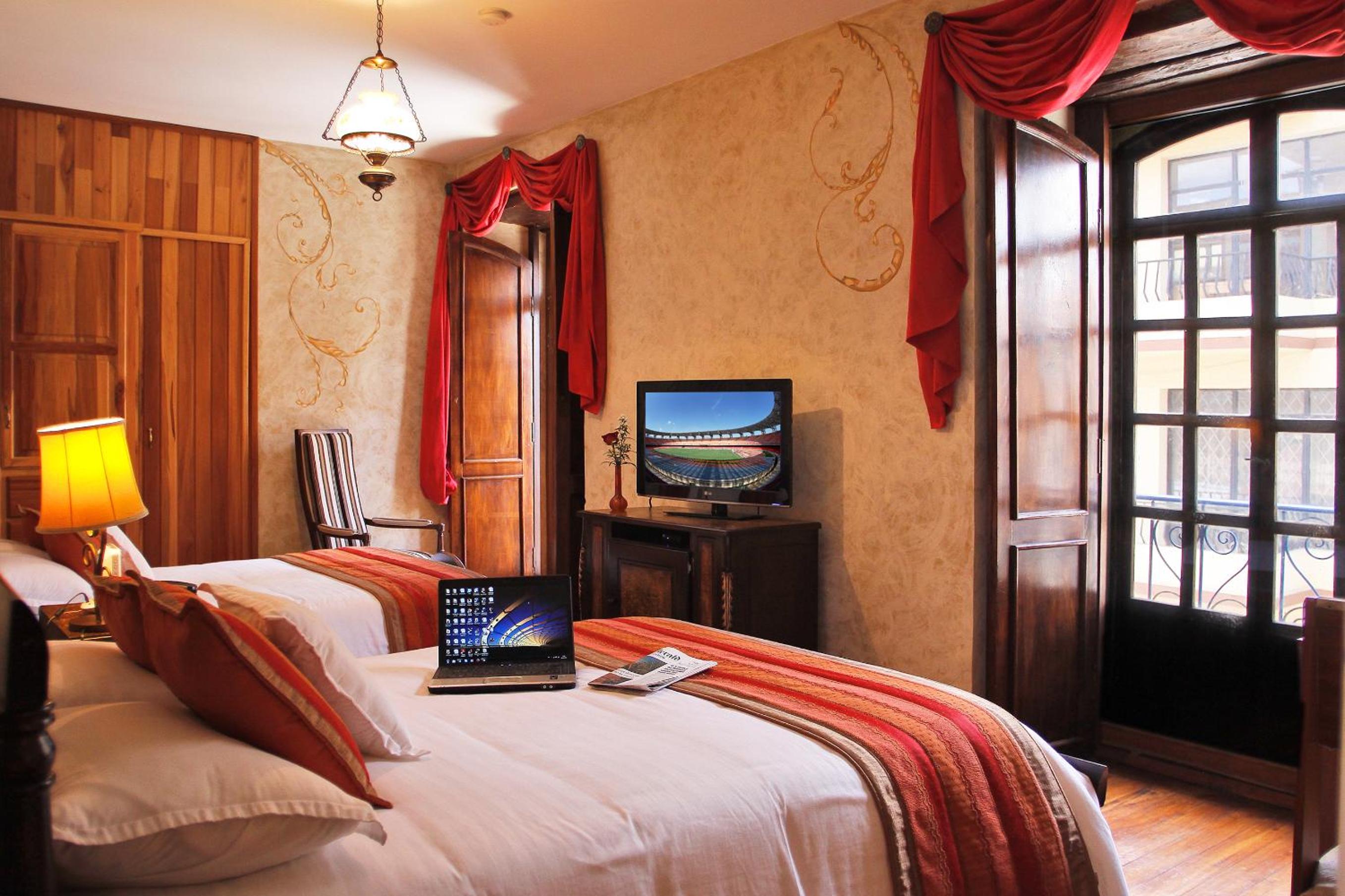 Twin Room with Balcony - Photo 3