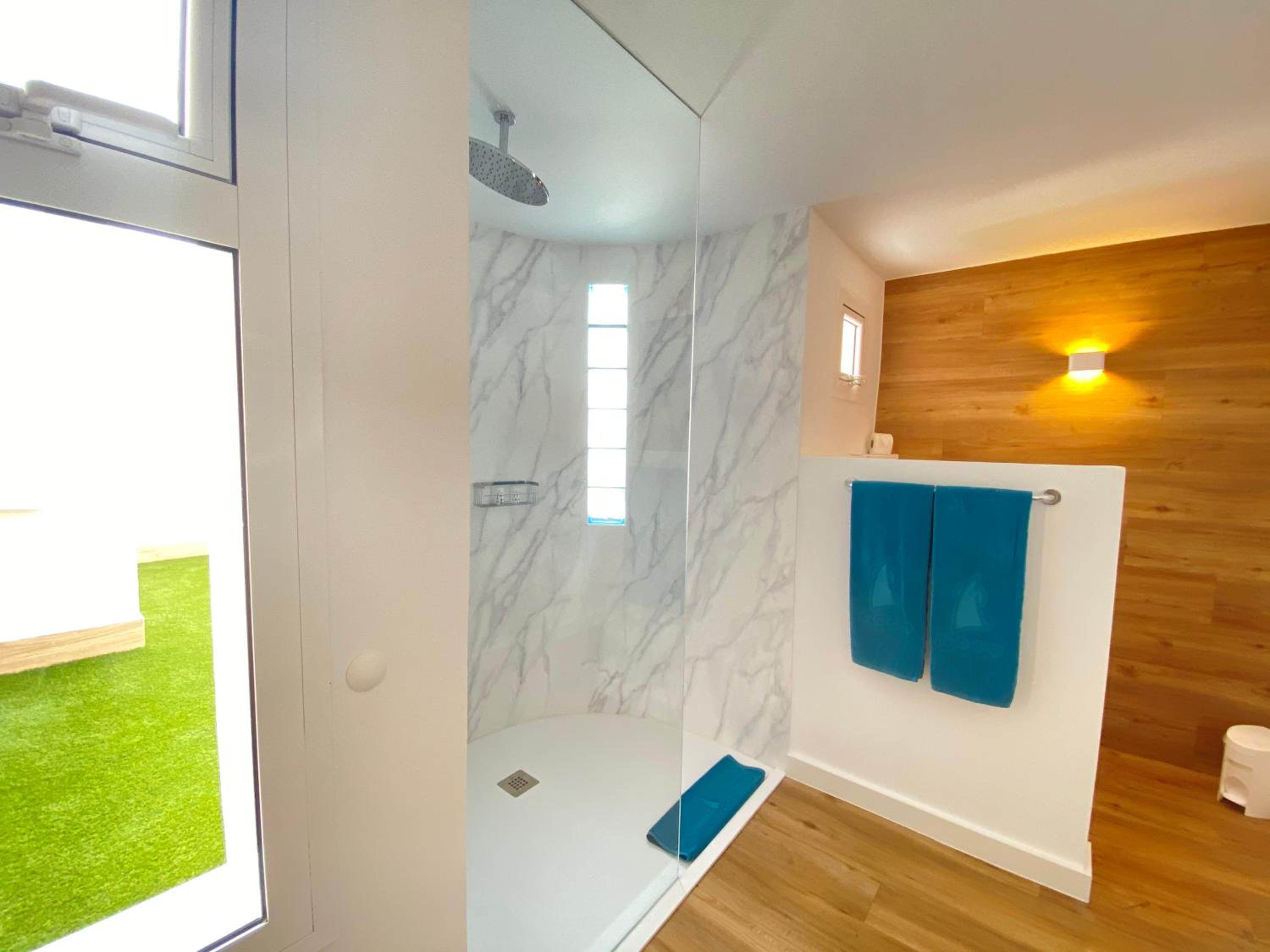 Suite Junior (2 adultos + 2 niños) Suite Junior (2 adultos + 2 niños)