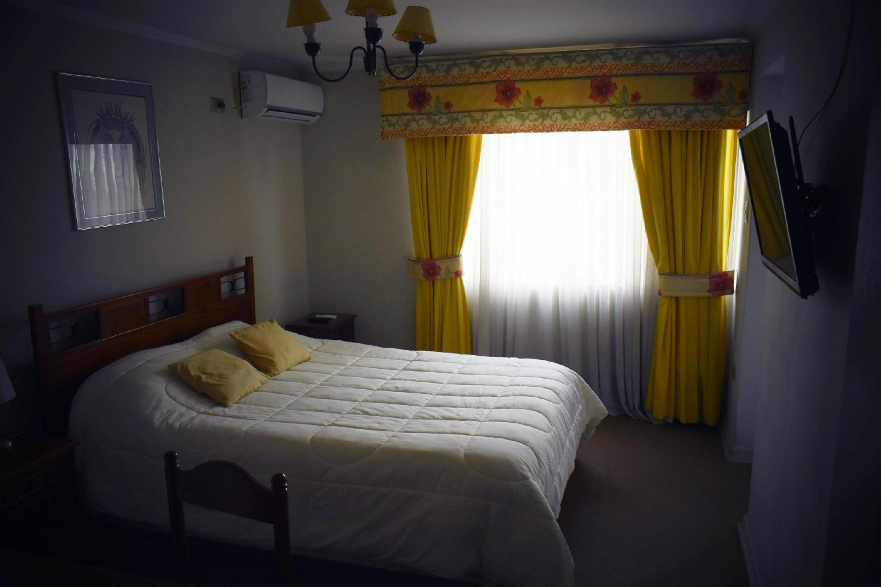 Queen Room photo 1