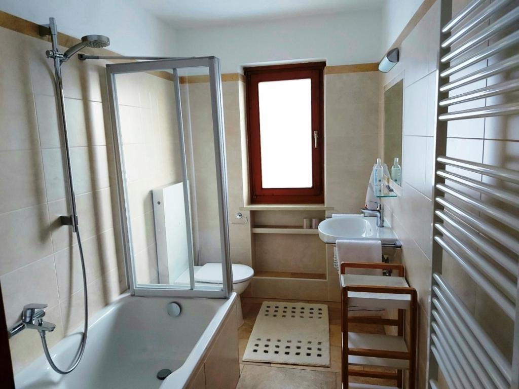 Apartment with Balcony photo 2