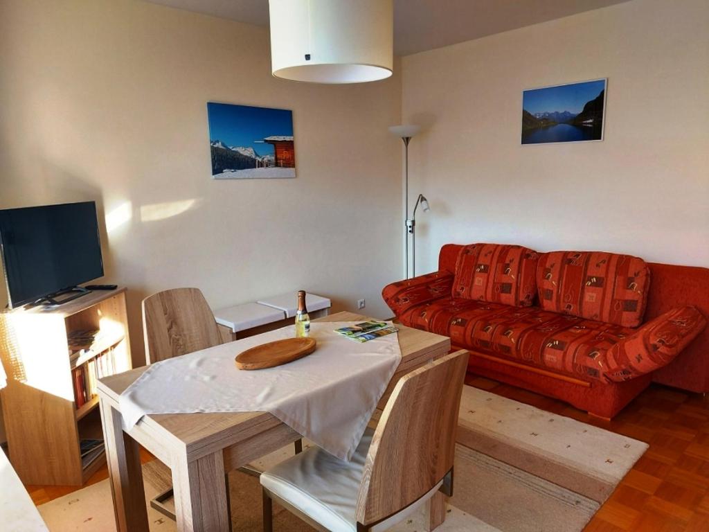 Apartment with Balcony photo 1