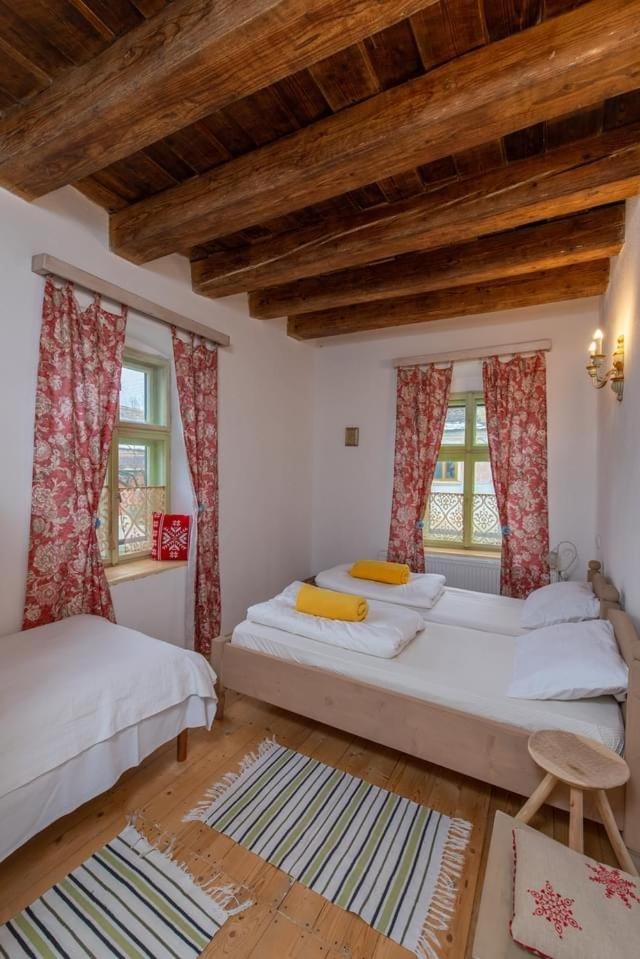 Four-Bedroom House photo 1
