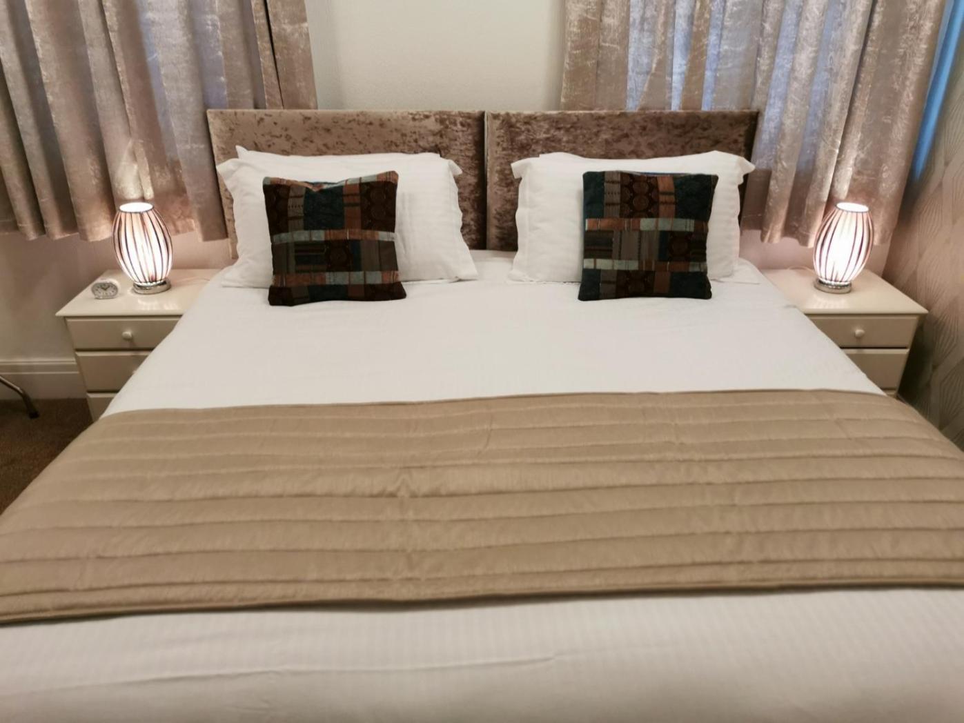 Standard Twin Room - Photo 3