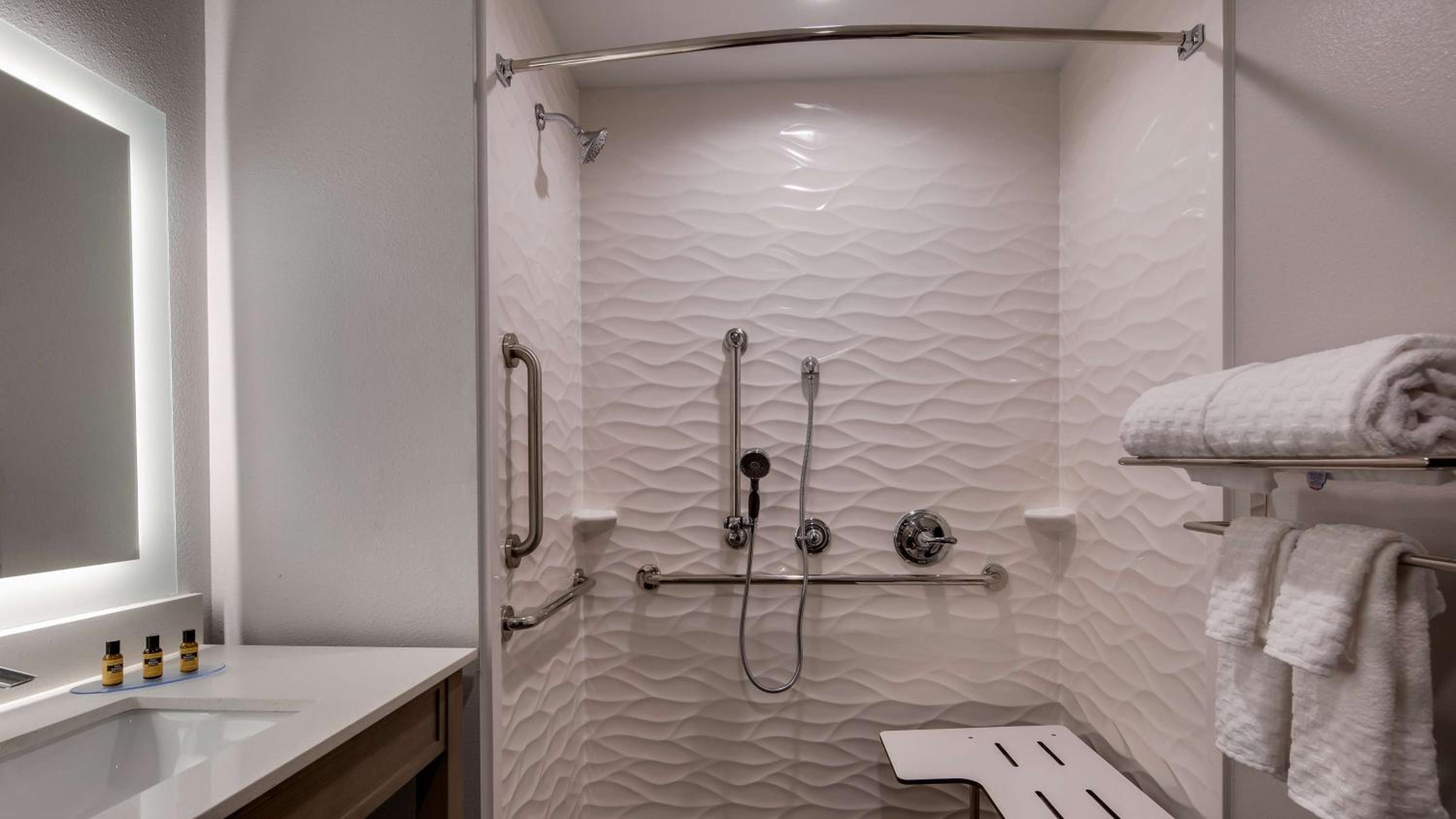 King Room - Disability Access - Photo 6