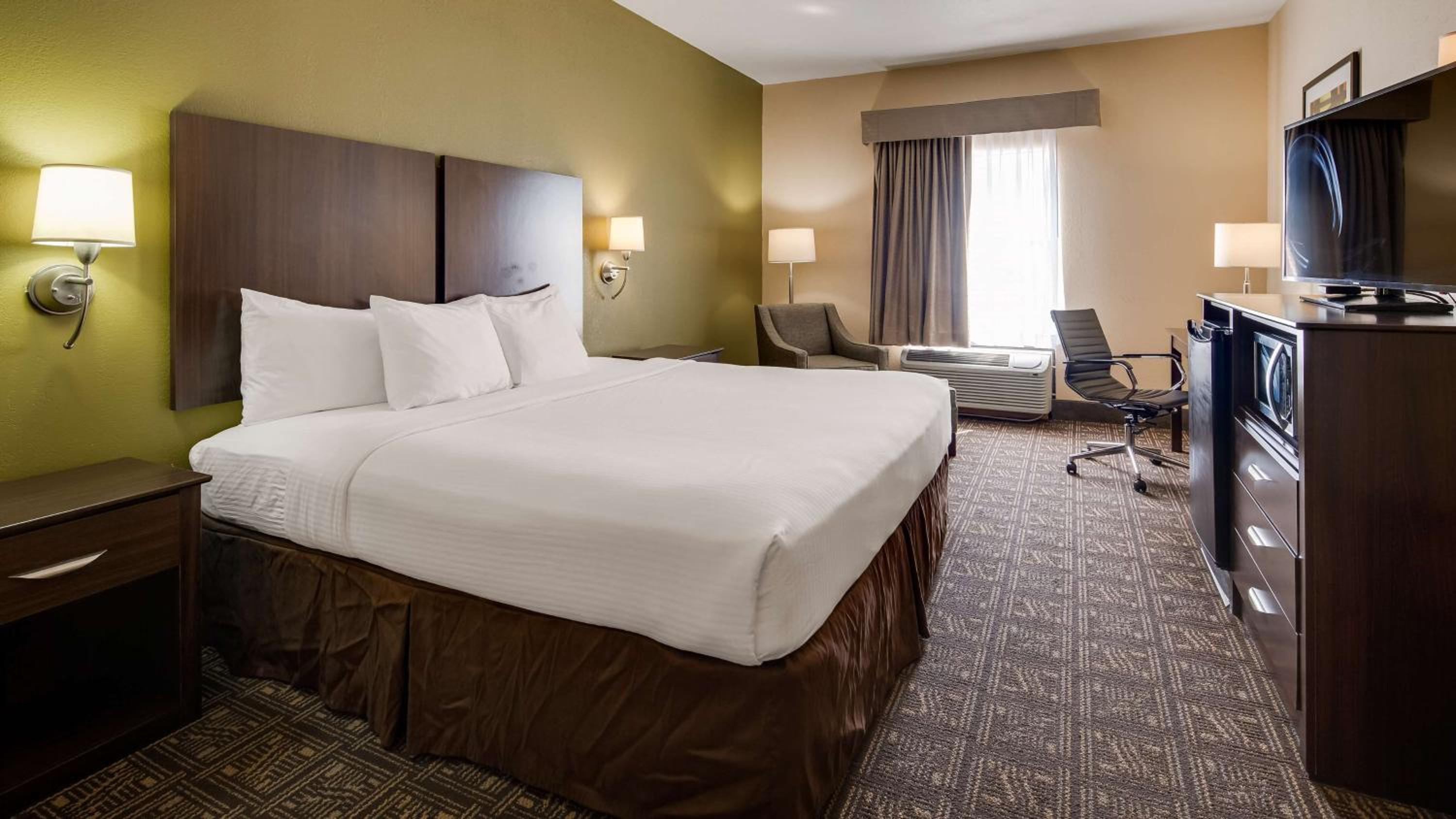 King Room - Non-Smoking - Photo 1