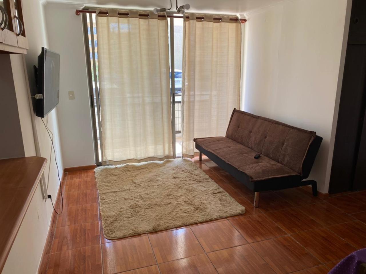 One-Bedroom Apartment photo 1