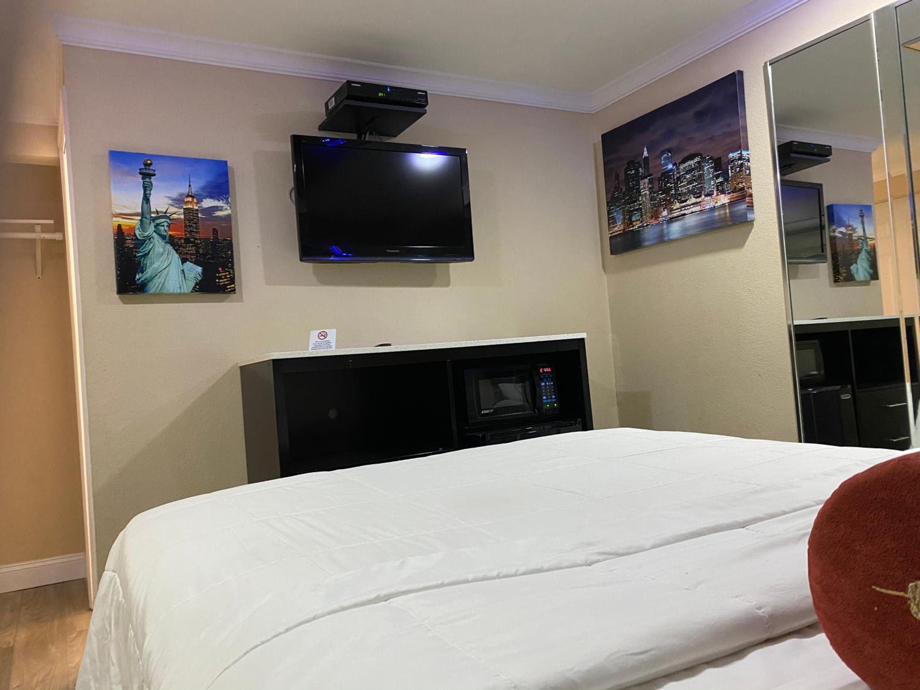 Standard Queen Room photo 2