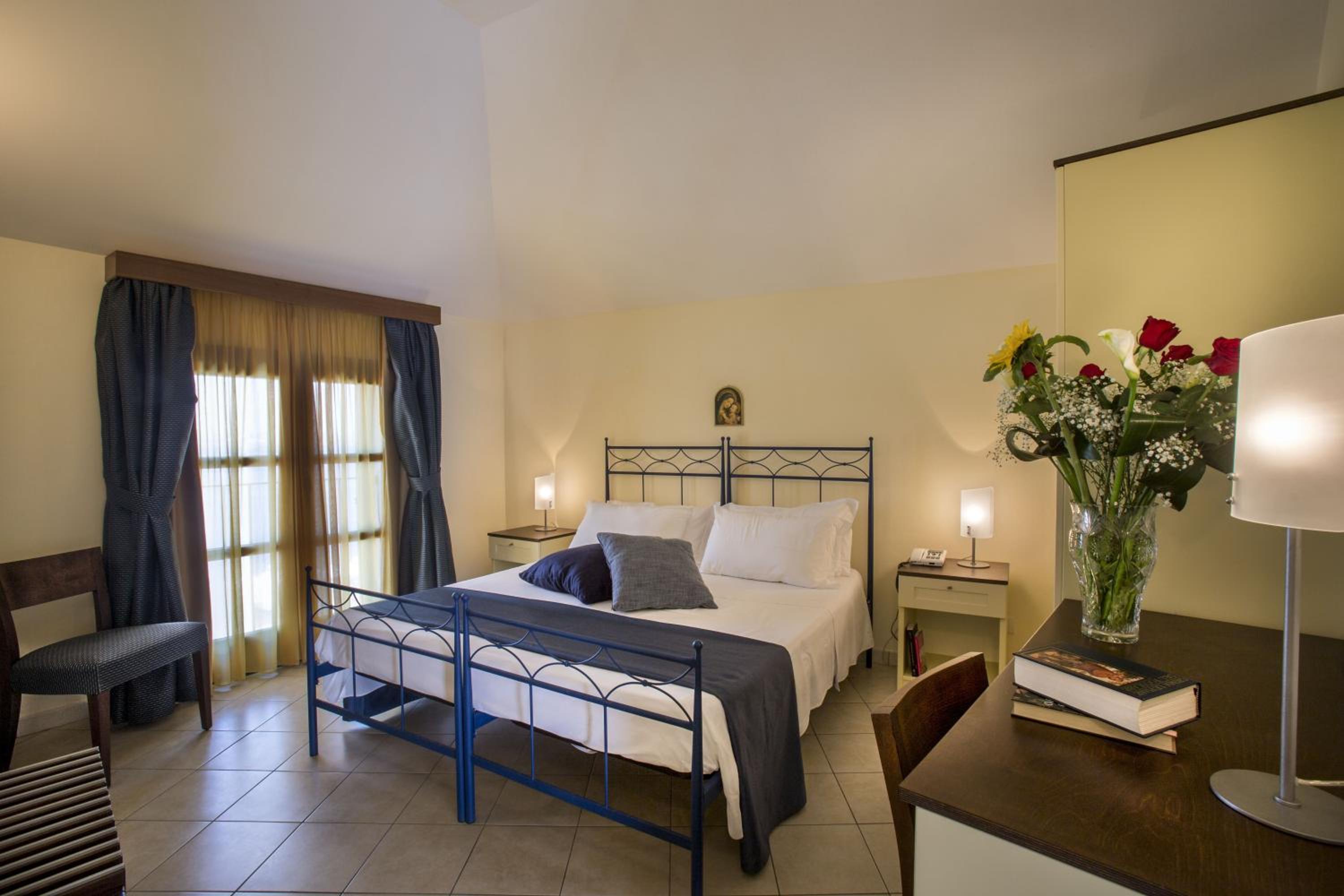 Double Room with Sea View - Photo 7