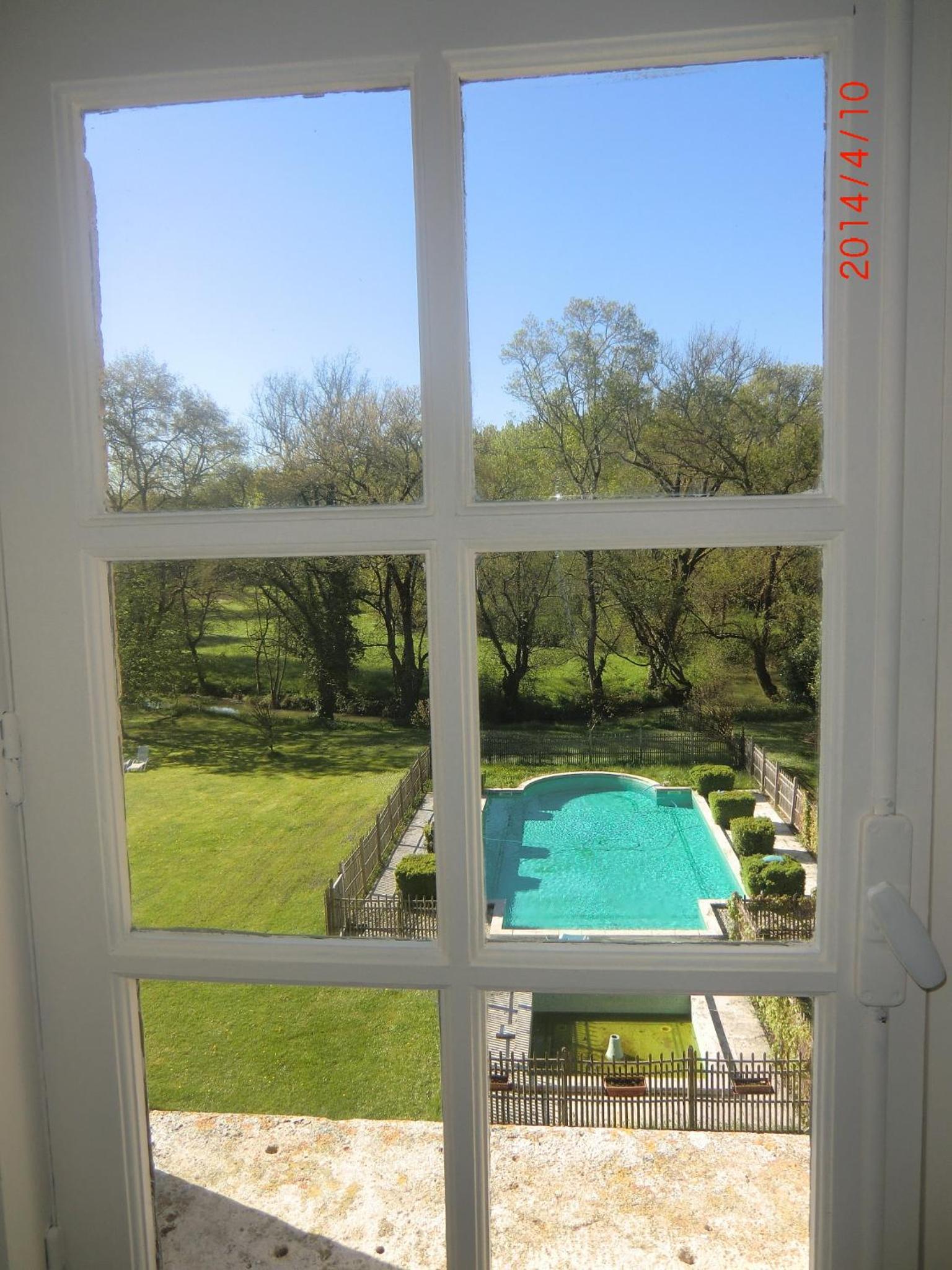 Twin Room with Pool View photo 3