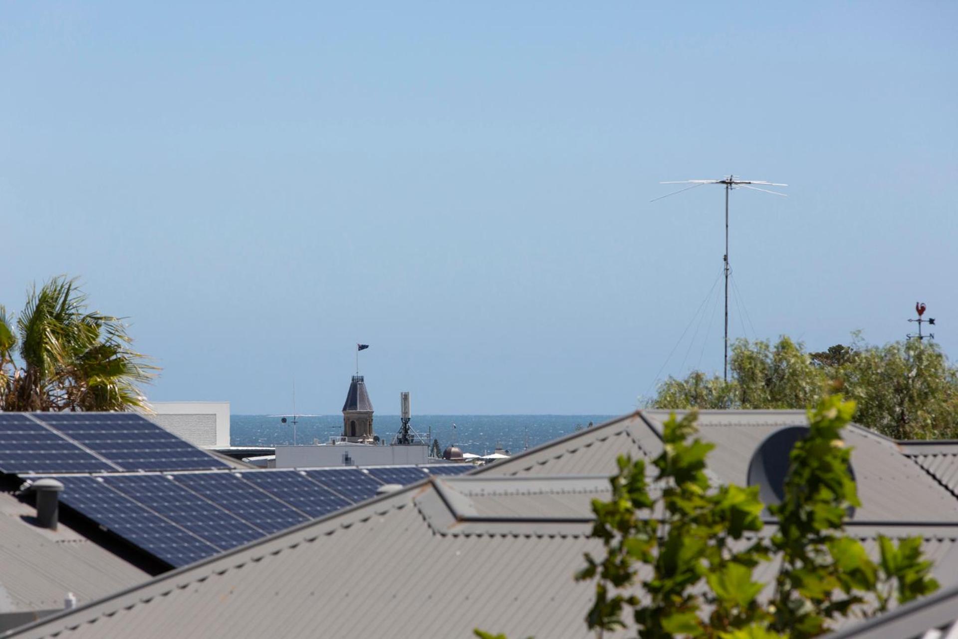 Studio Apartment with Sea View photo 2